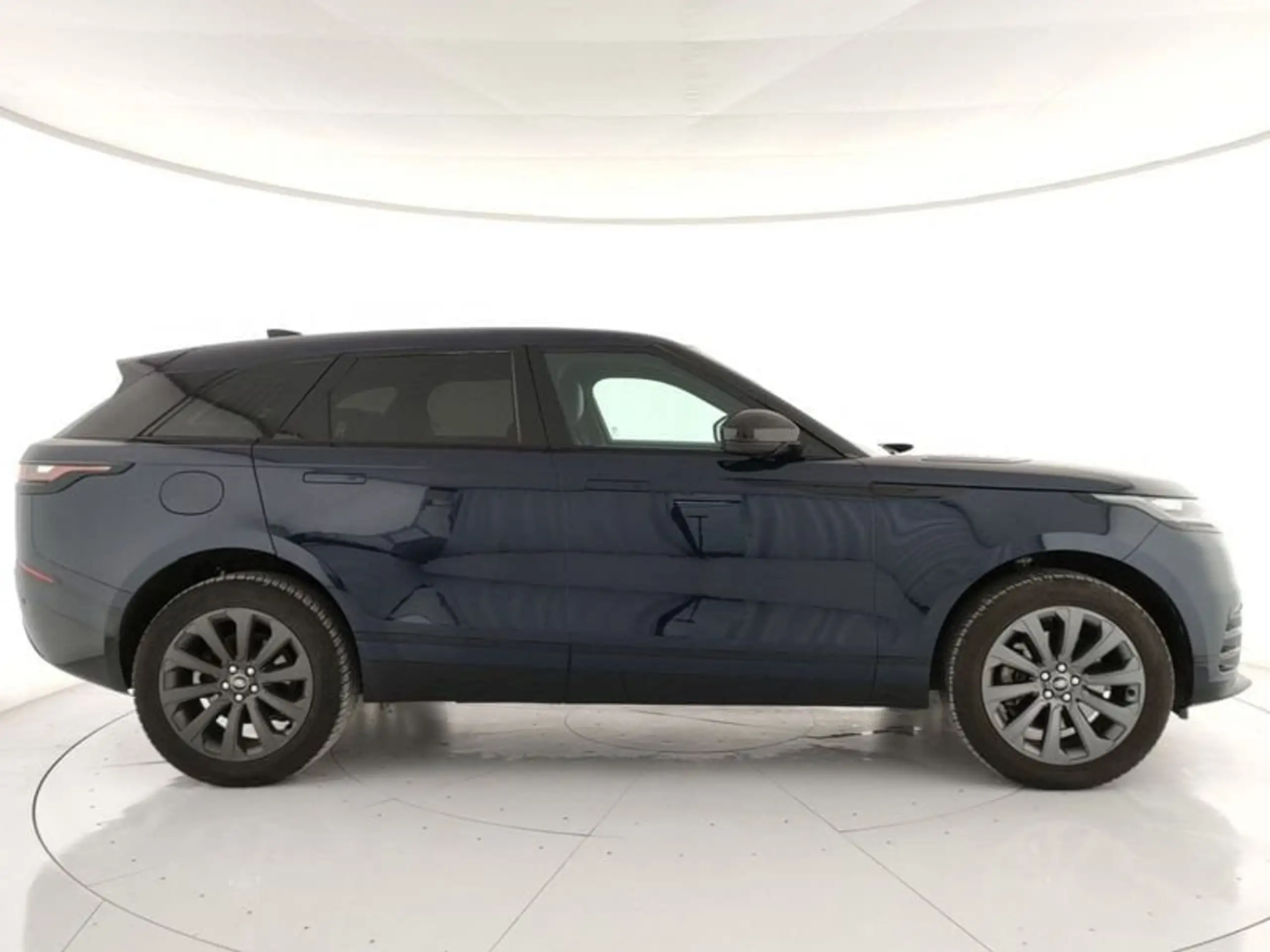 Land Rover - Range Rover Velar