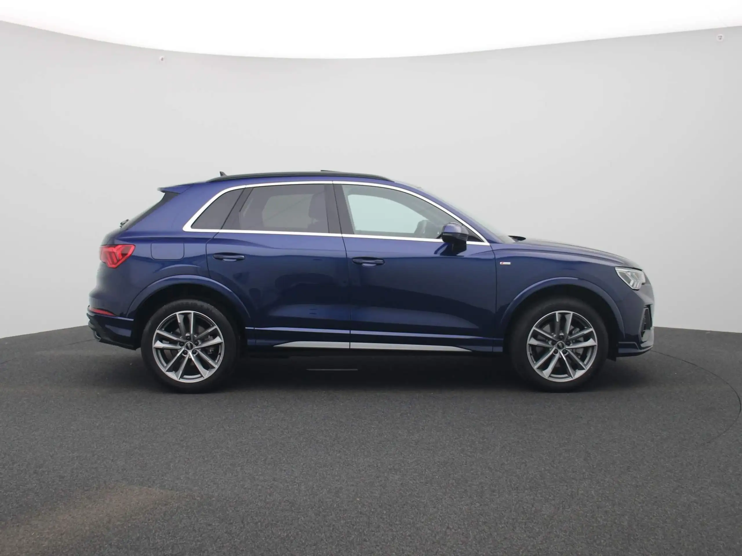 Audi - Q3