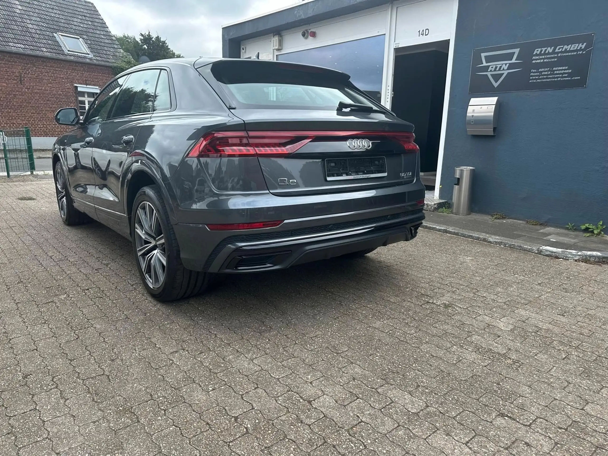 Audi - Q8