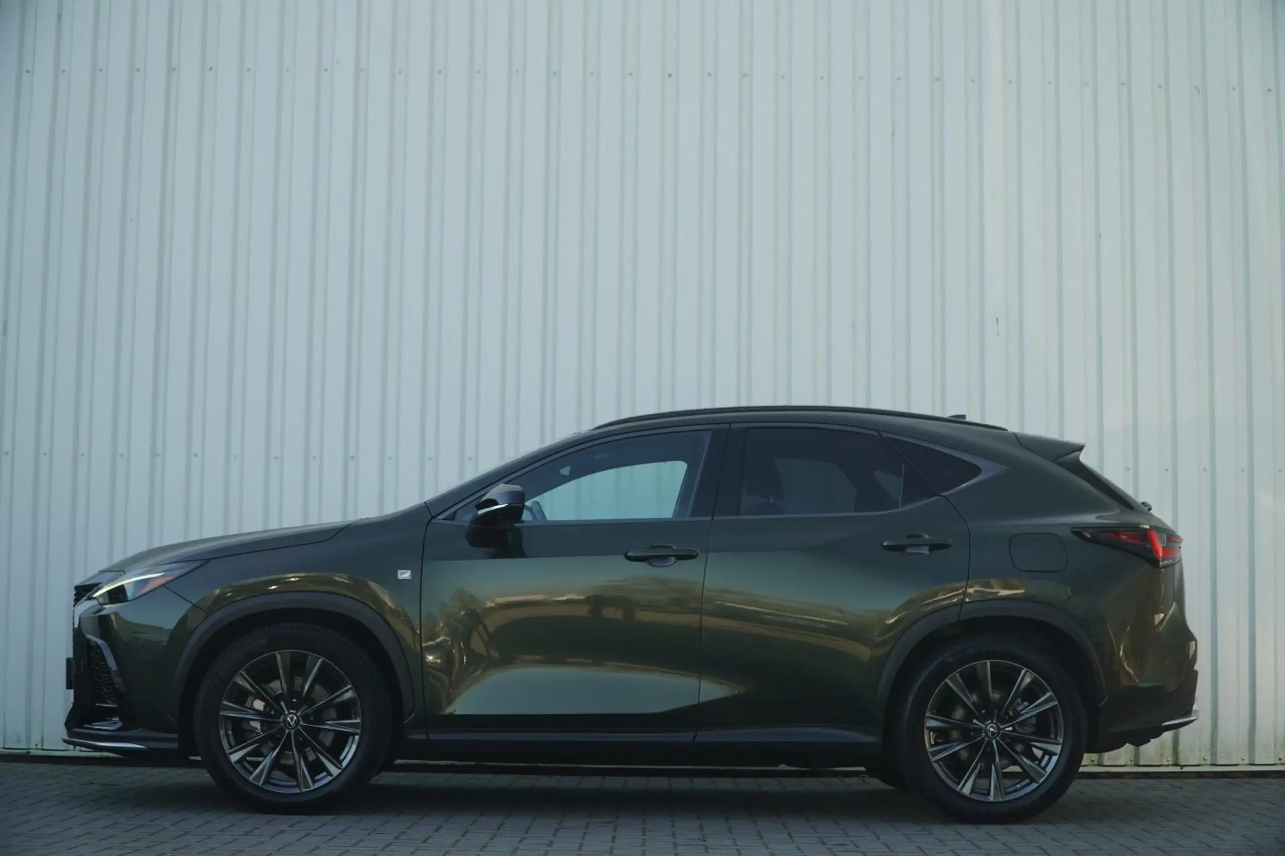 Lexus - NX 450h+