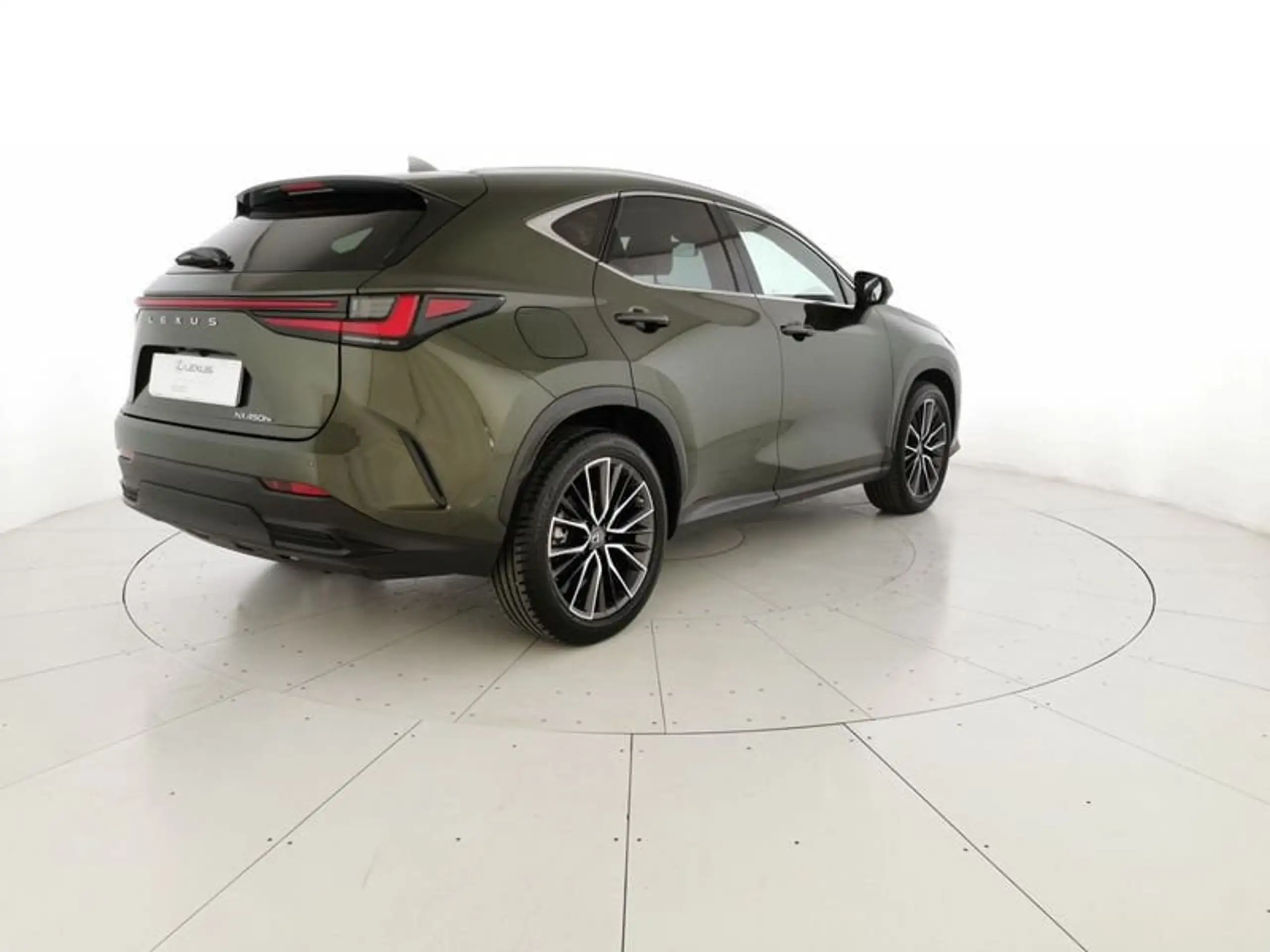 Lexus - NX 450h+