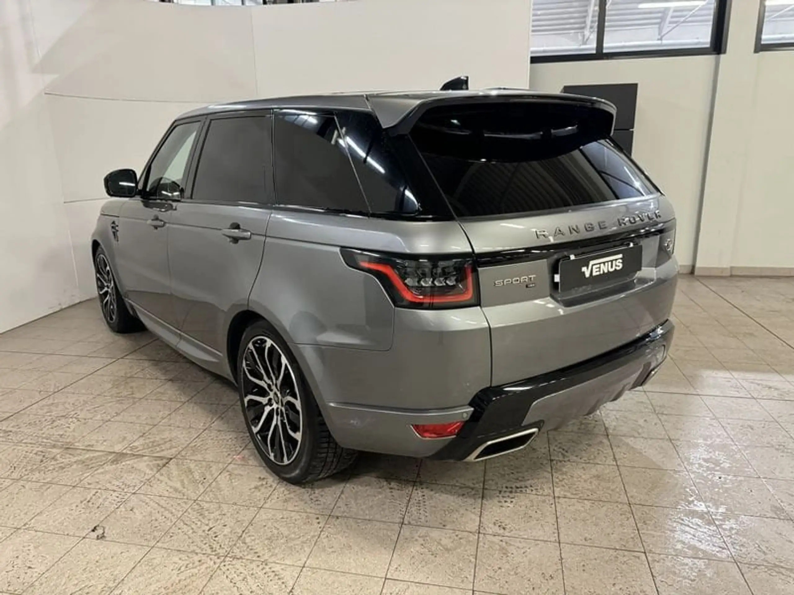 Land Rover - Range Rover Sport