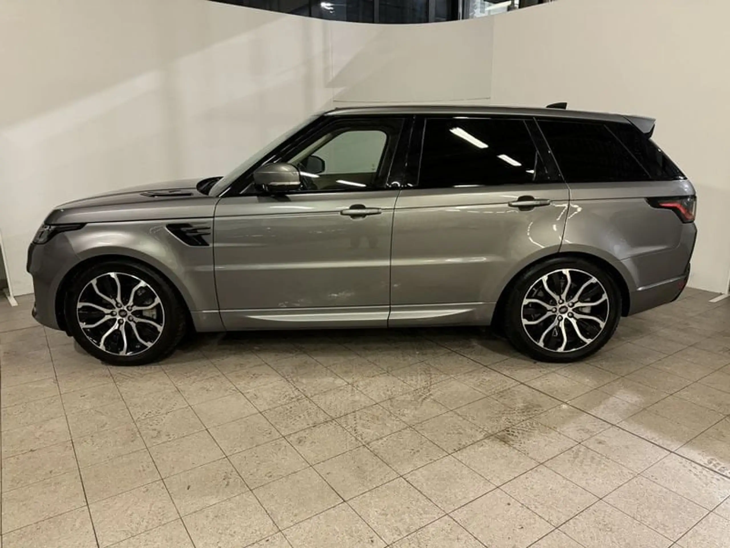 Land Rover - Range Rover Sport