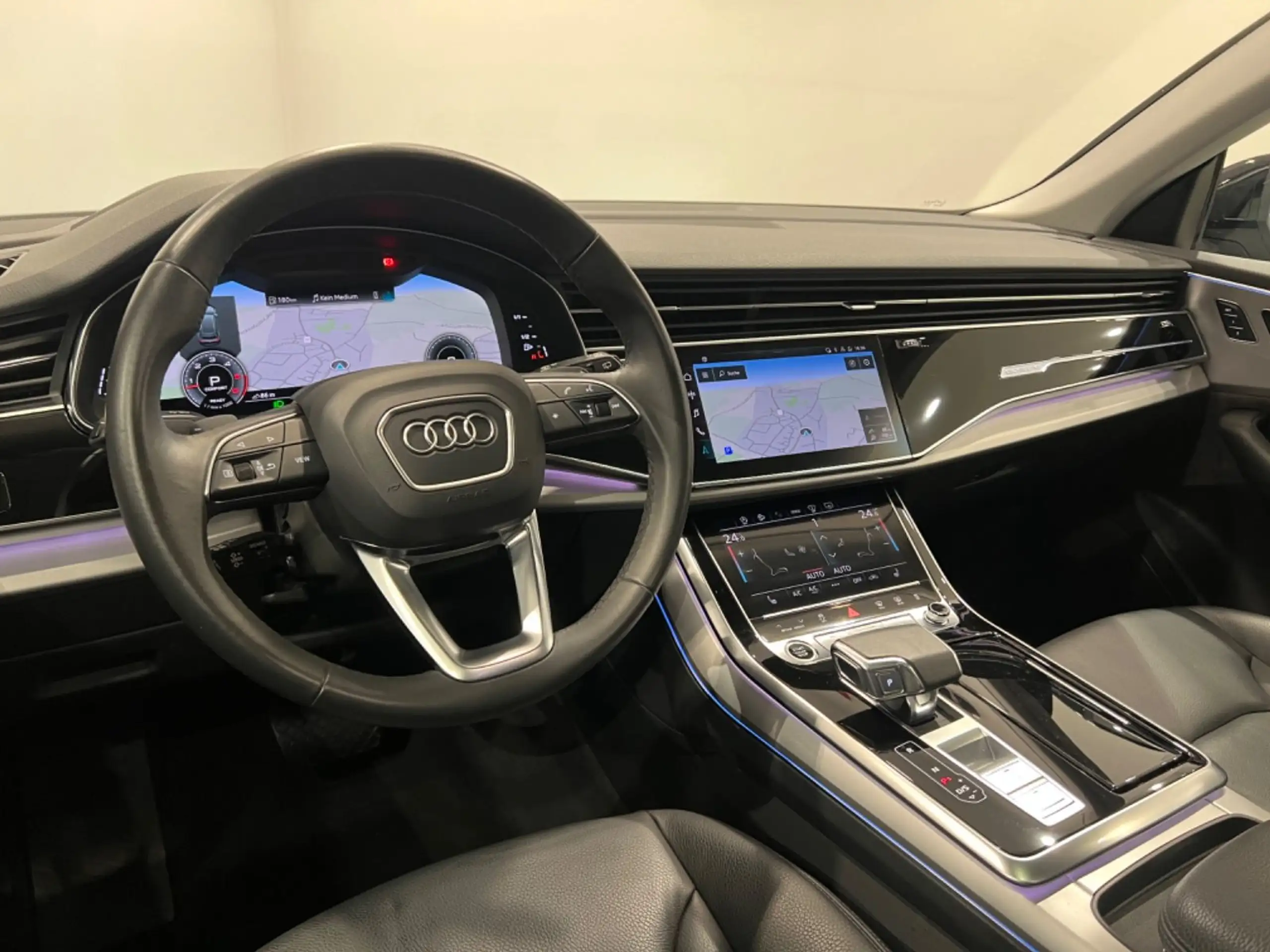 Audi - Q8