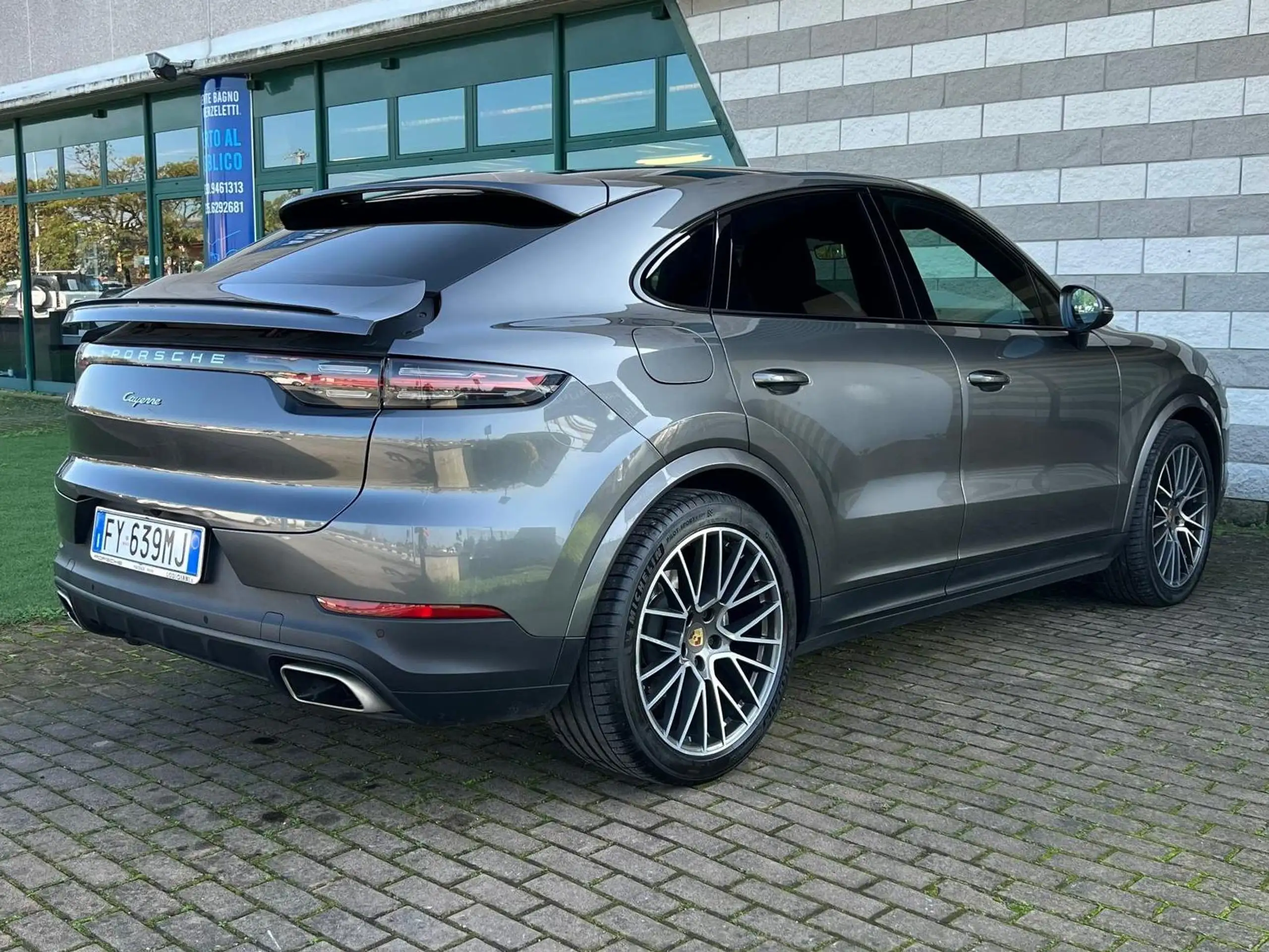 Porsche - Cayenne