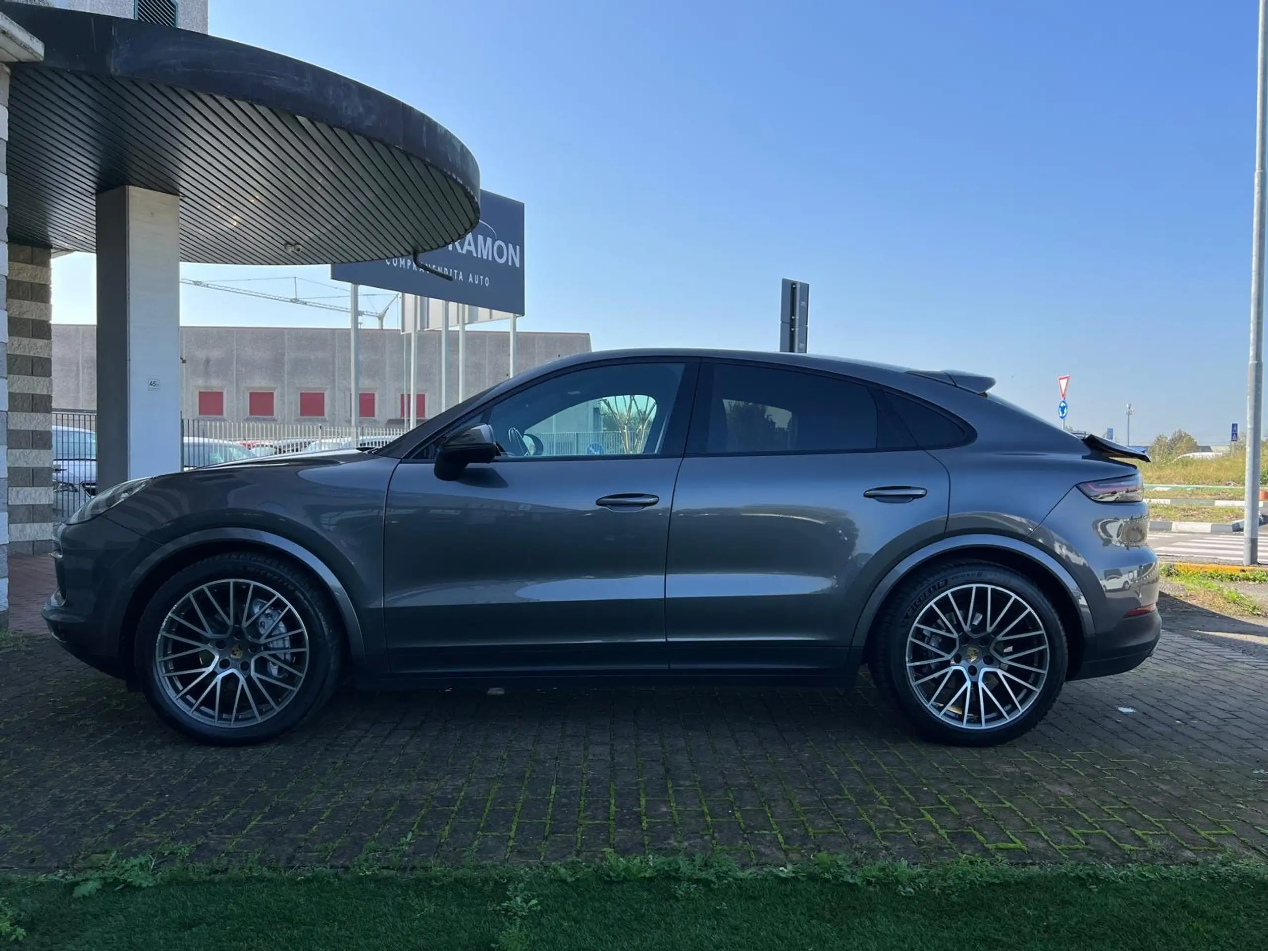 Porsche - Cayenne