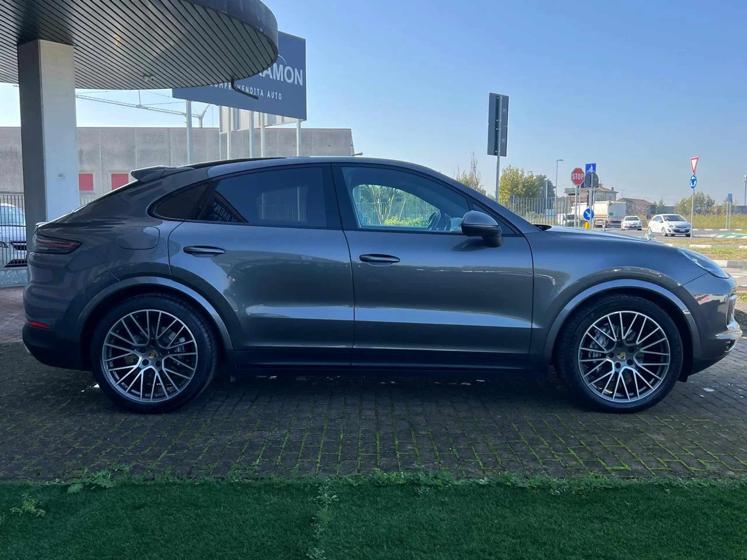 Porsche - Cayenne