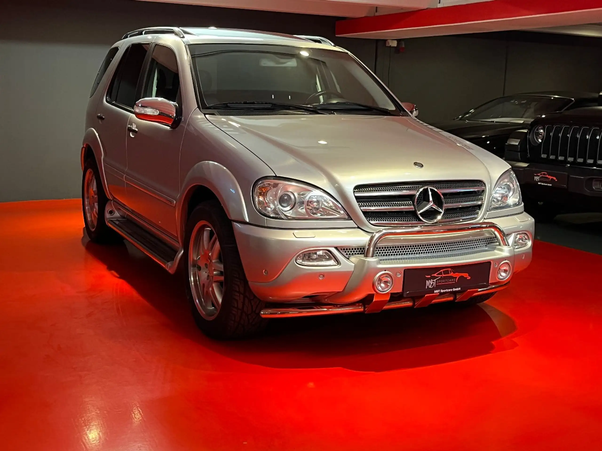 Mercedes-Benz - ML 500