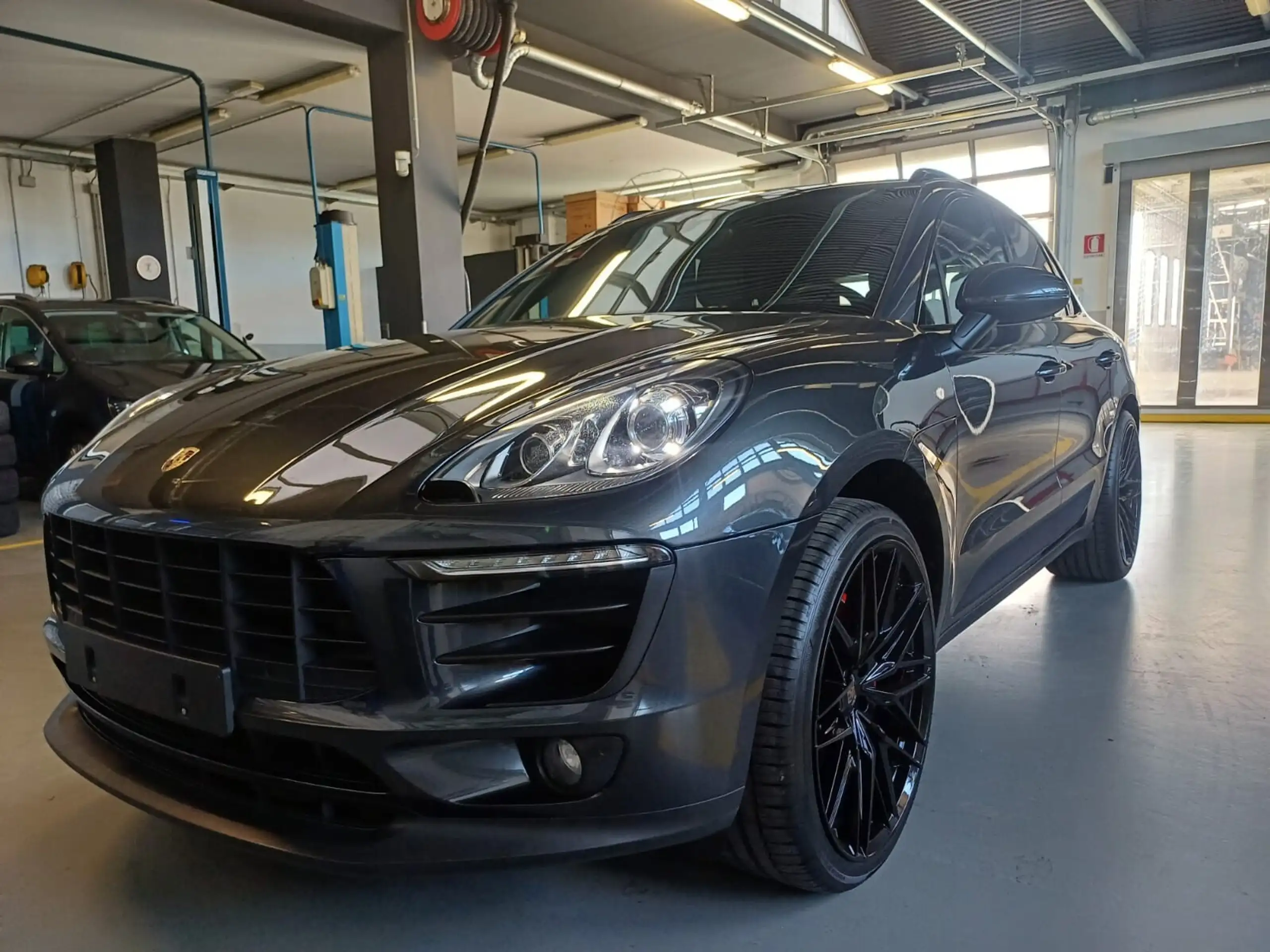 Porsche - Macan