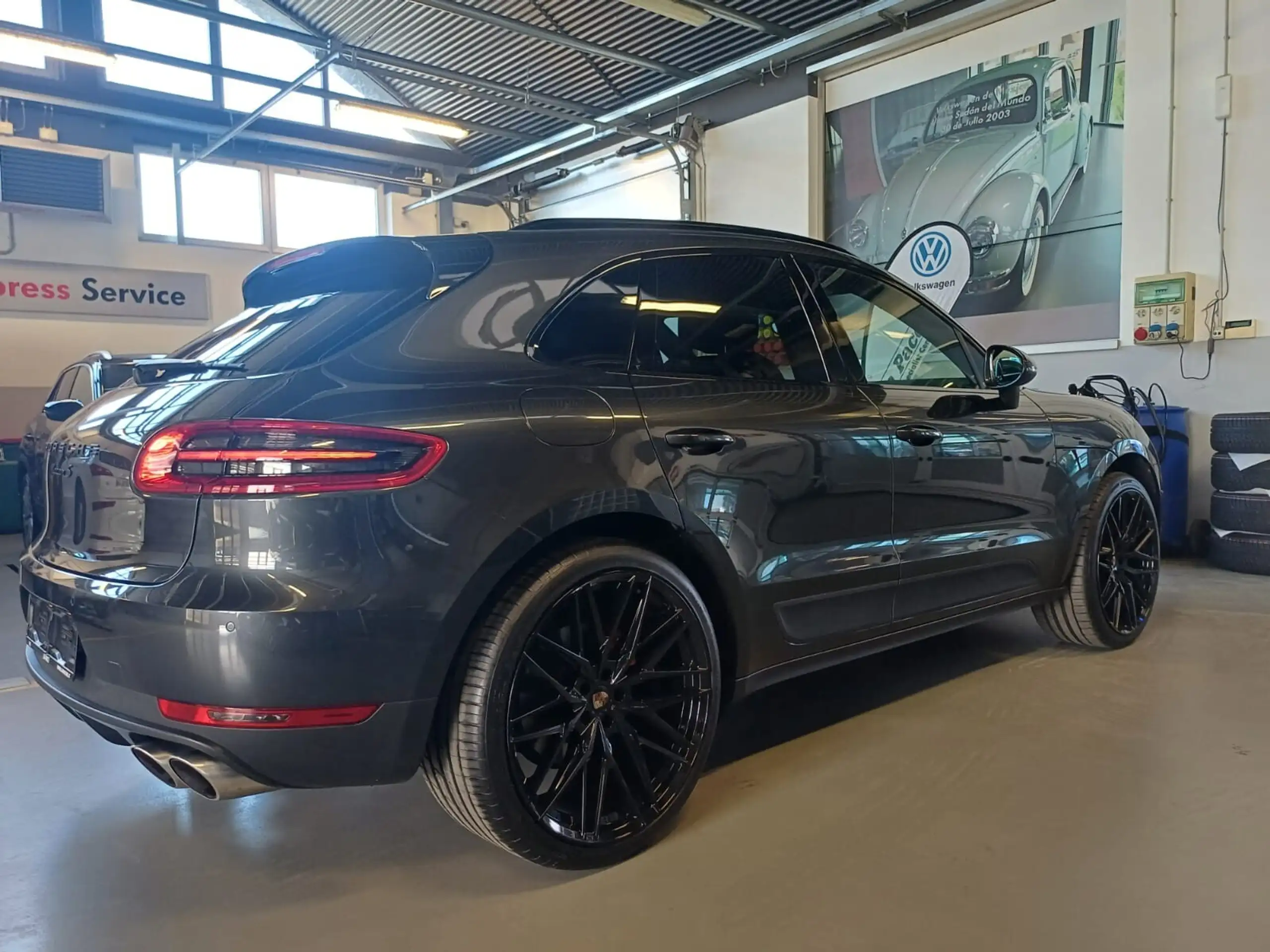 Porsche - Macan