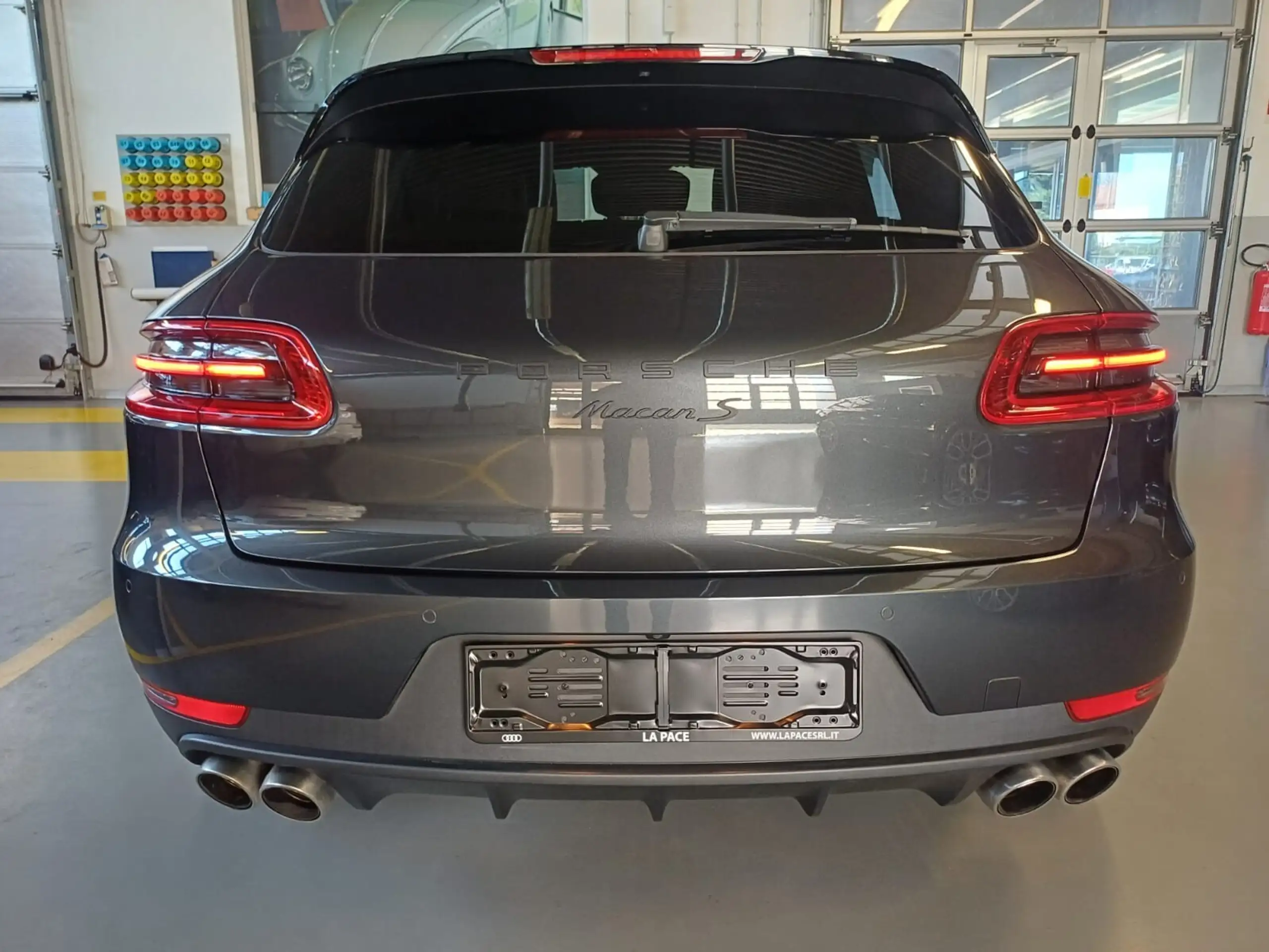 Porsche - Macan