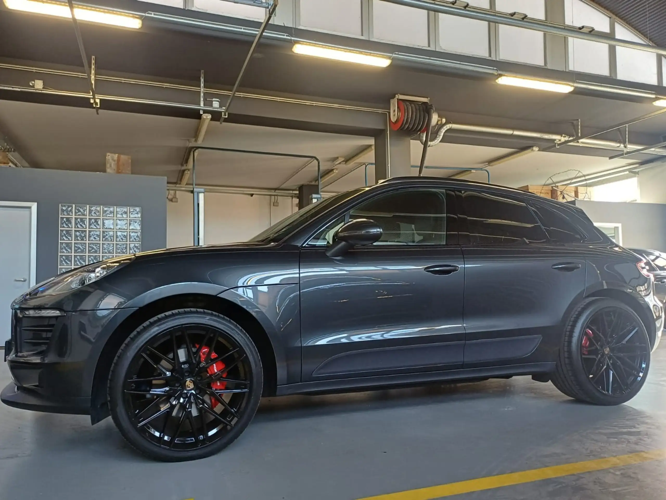 Porsche - Macan