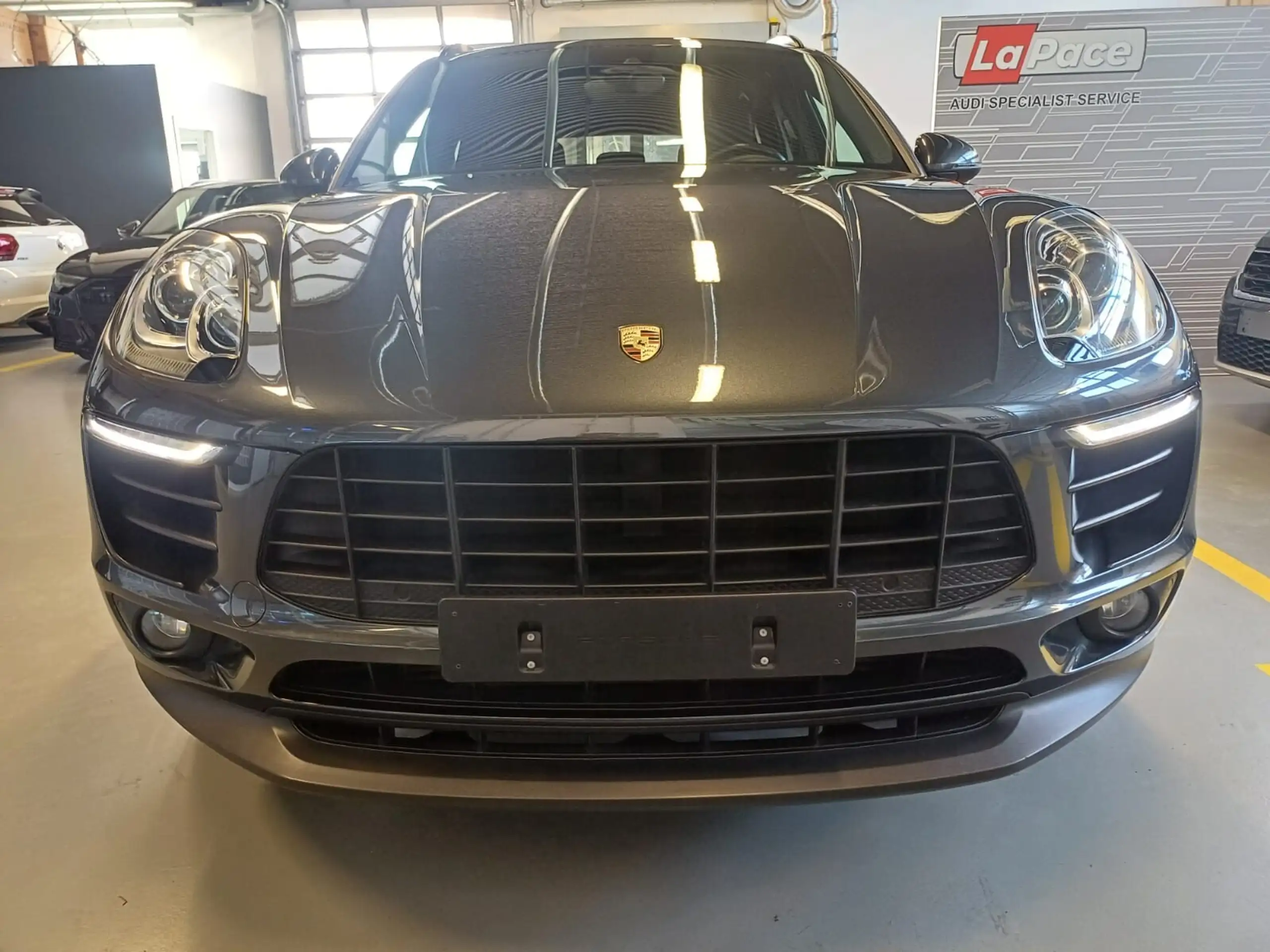 Porsche - Macan