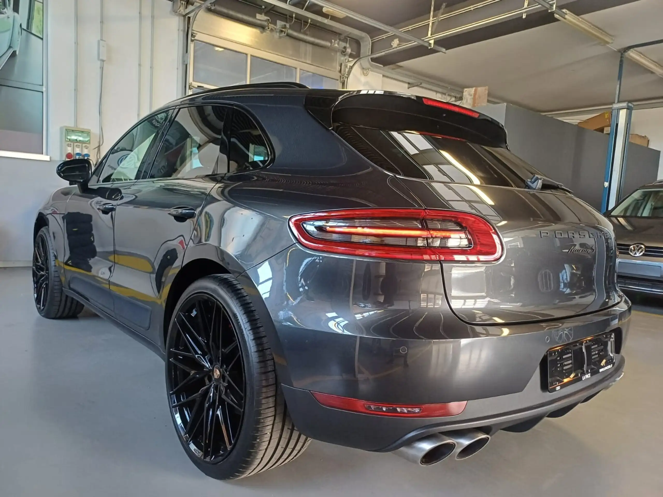 Porsche - Macan