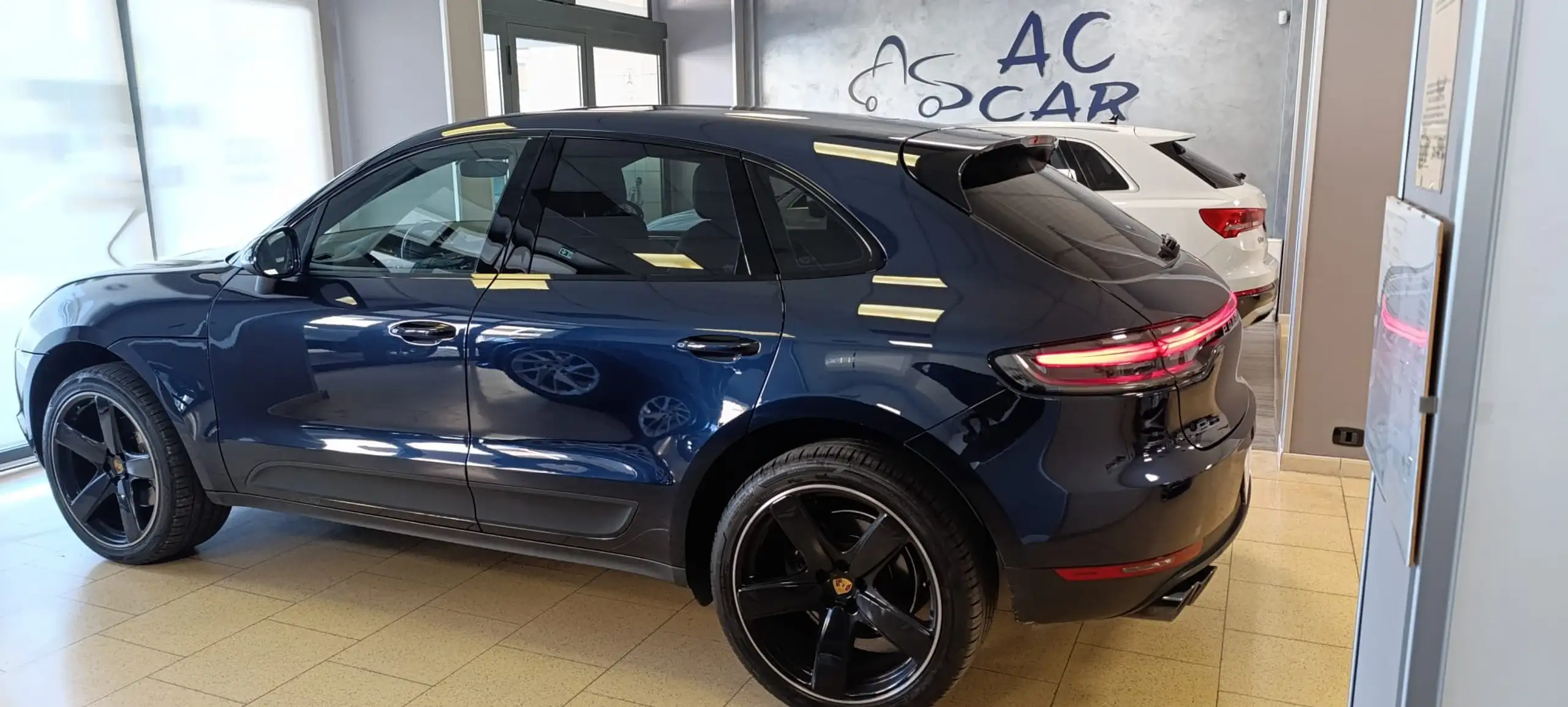 Porsche - Macan