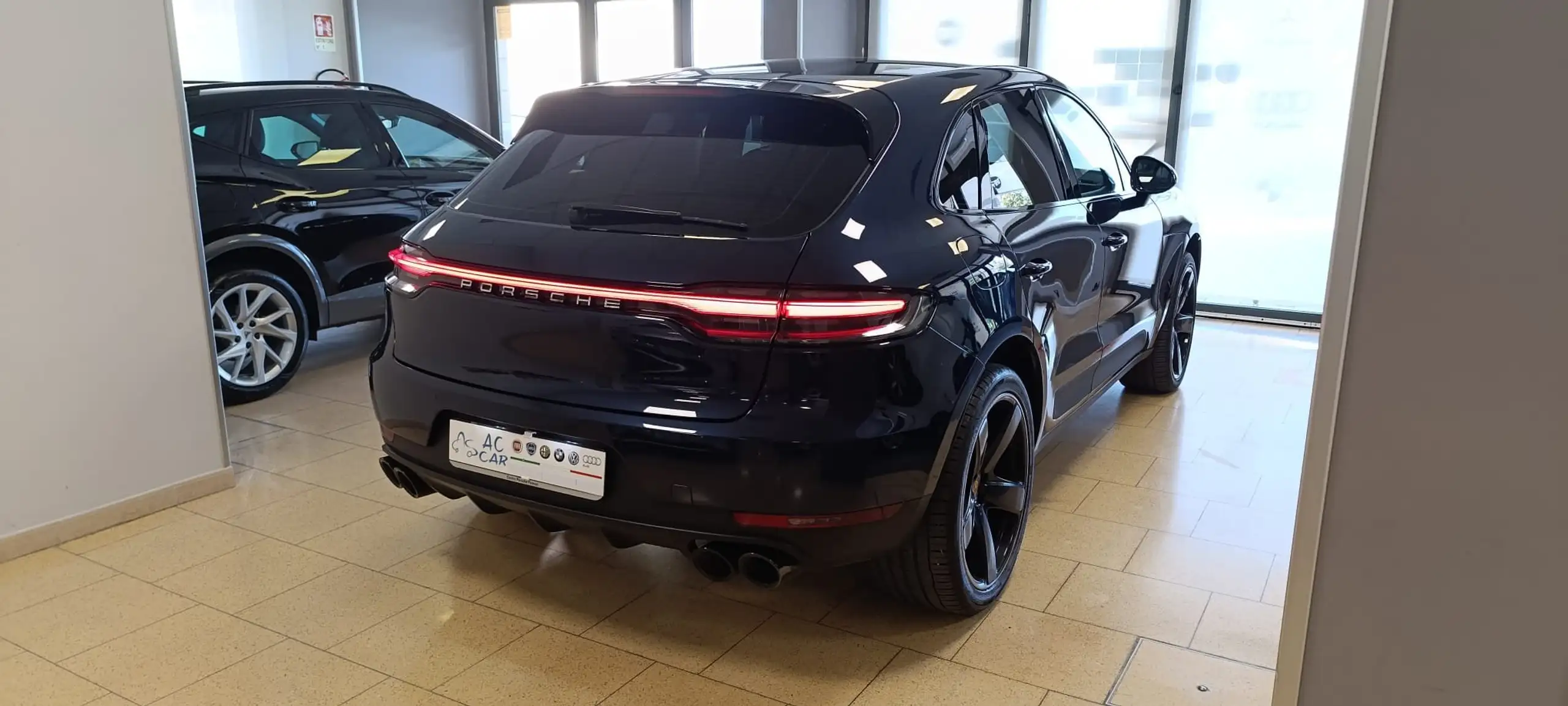 Porsche - Macan