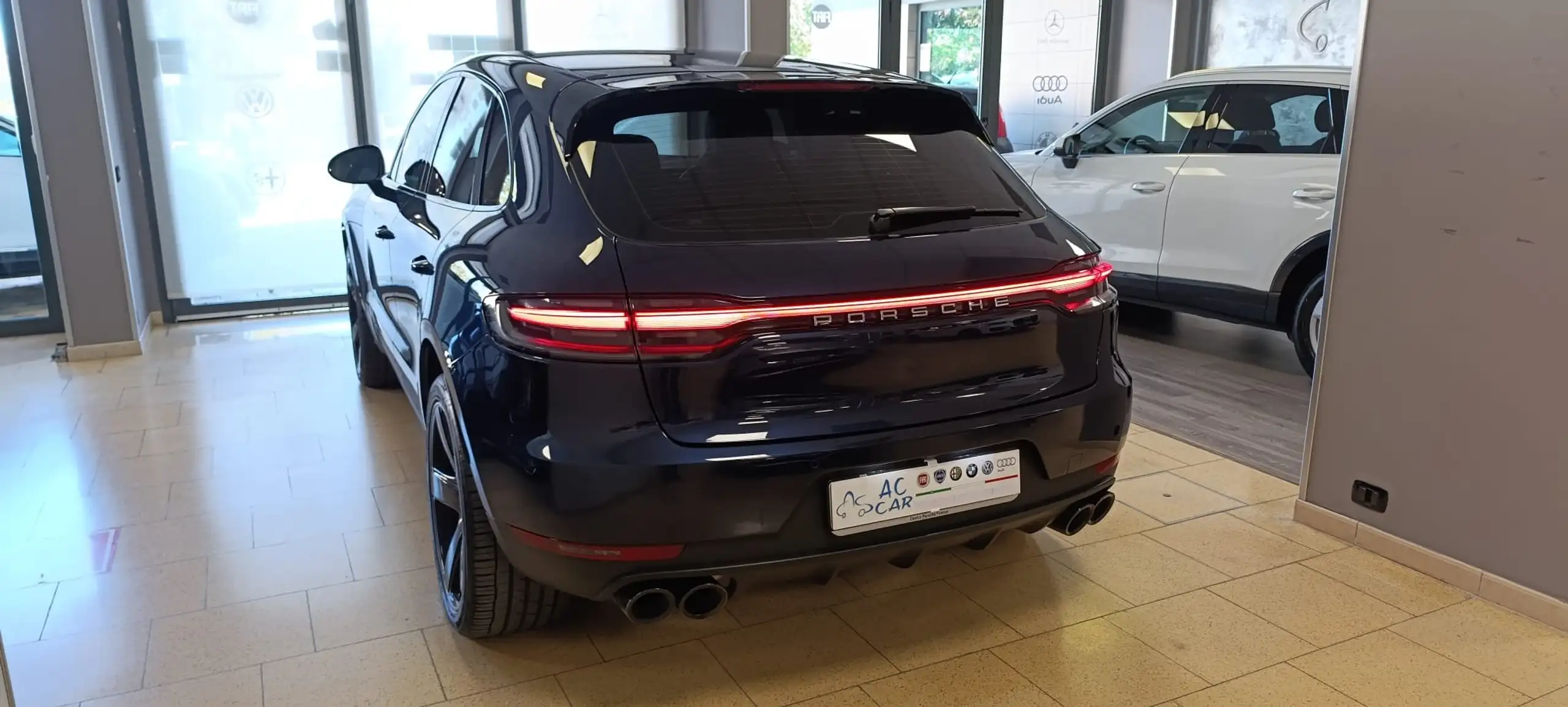 Porsche - Macan