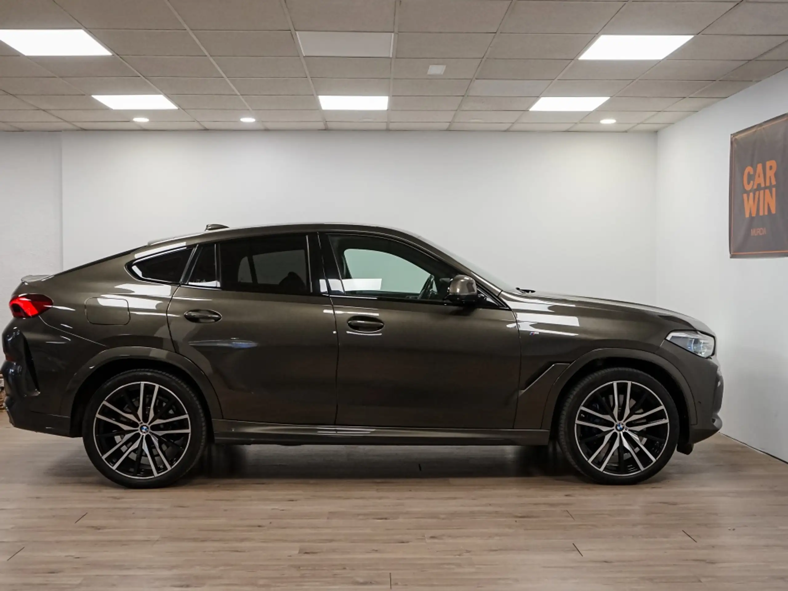 BMW - X6