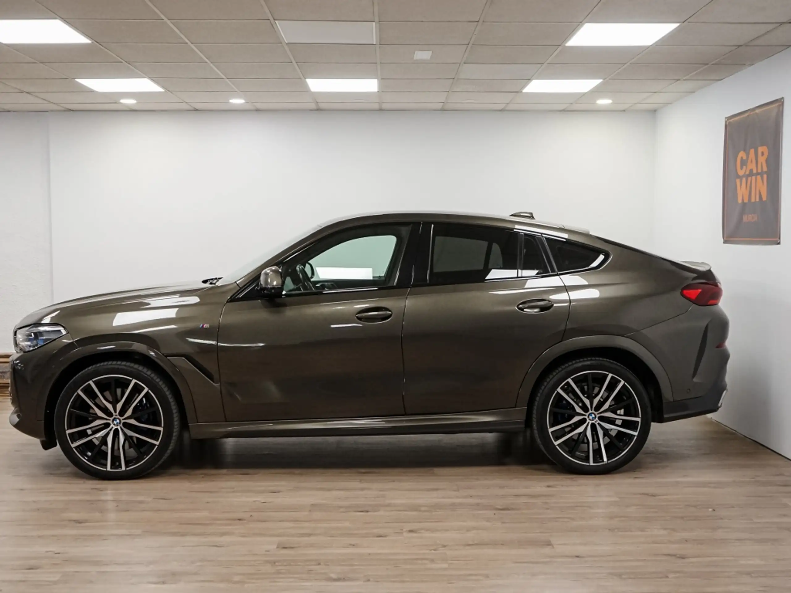 BMW - X6