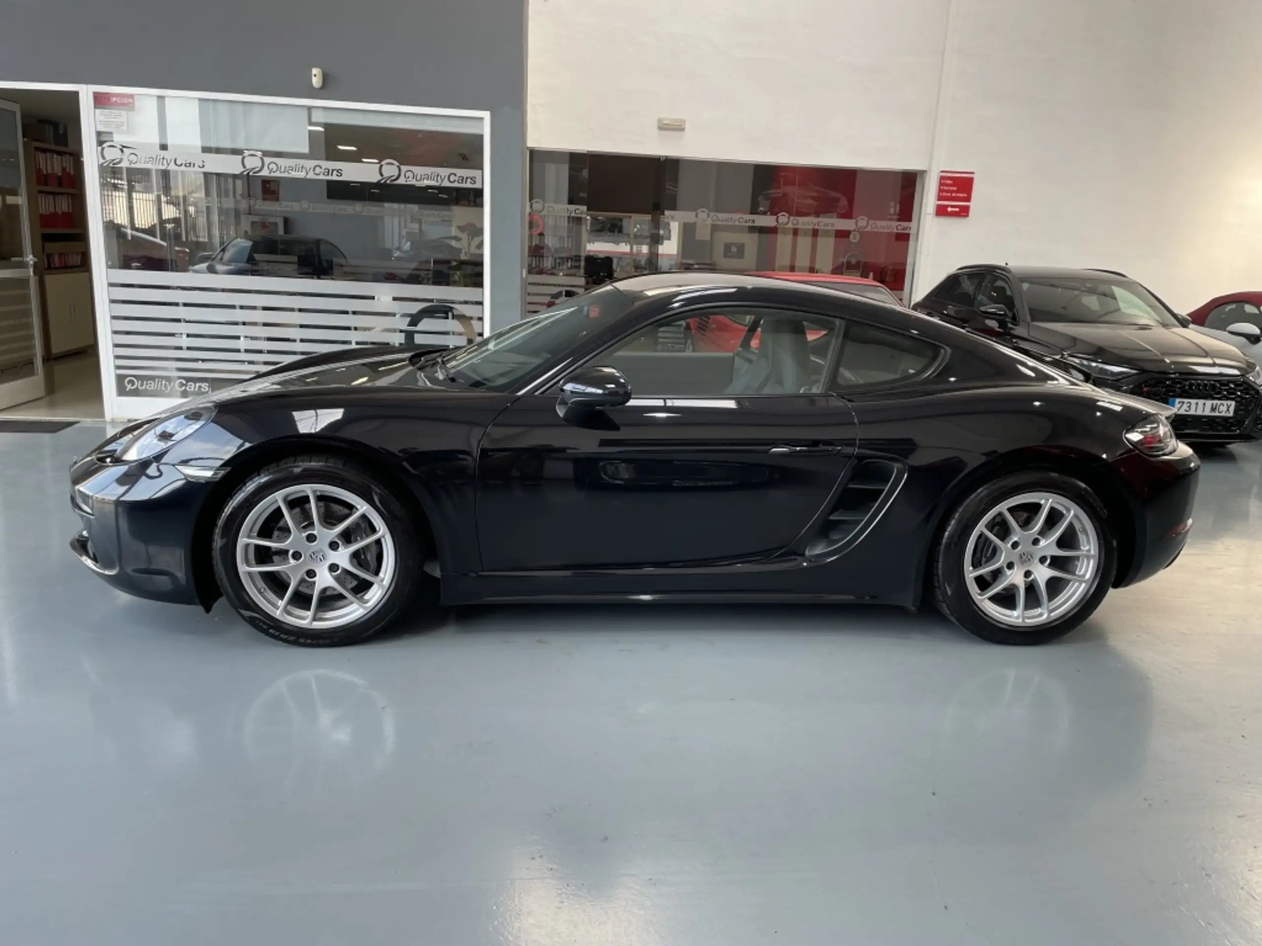 Porsche - Cayman