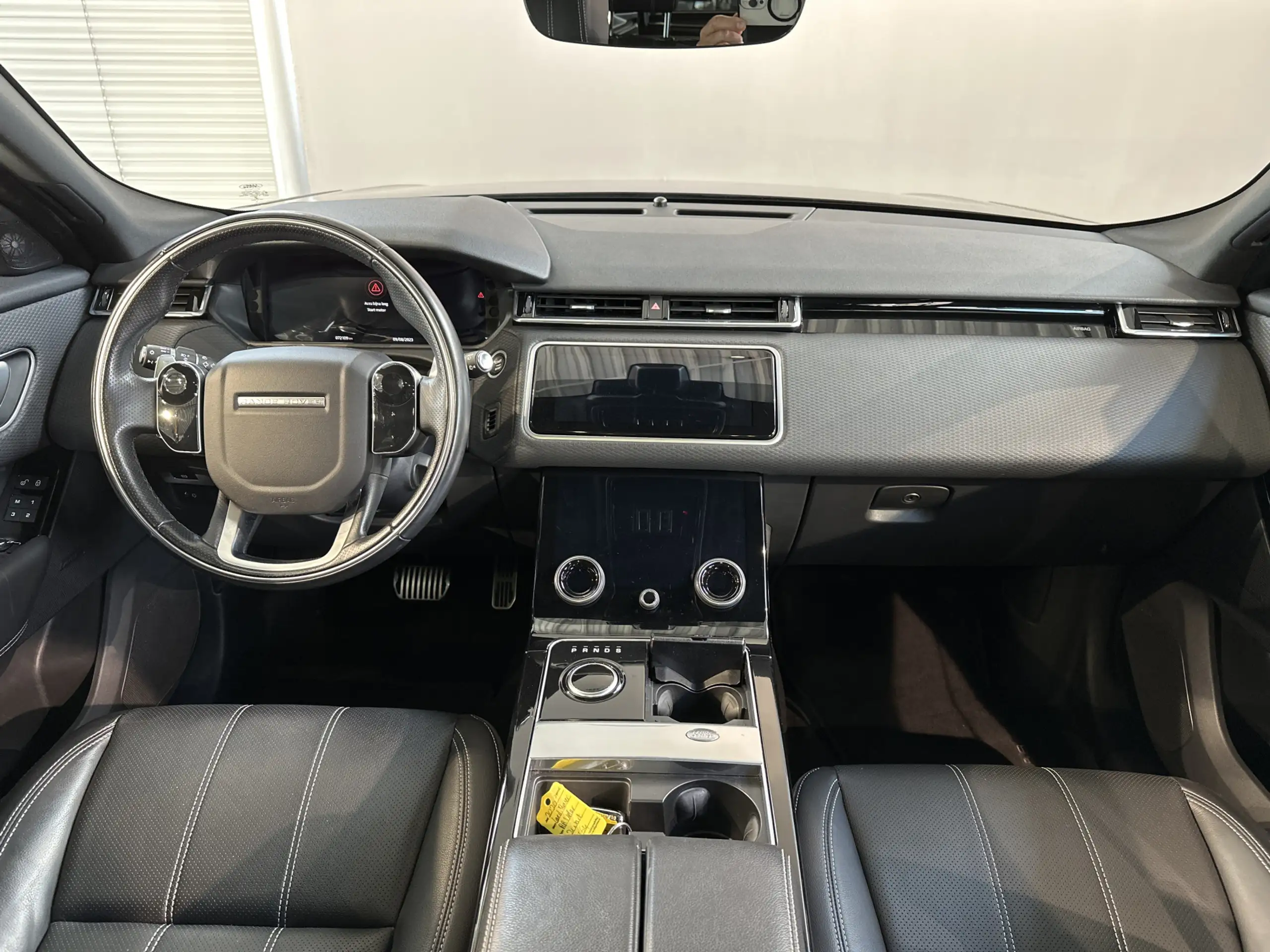 Land Rover - Range Rover Velar