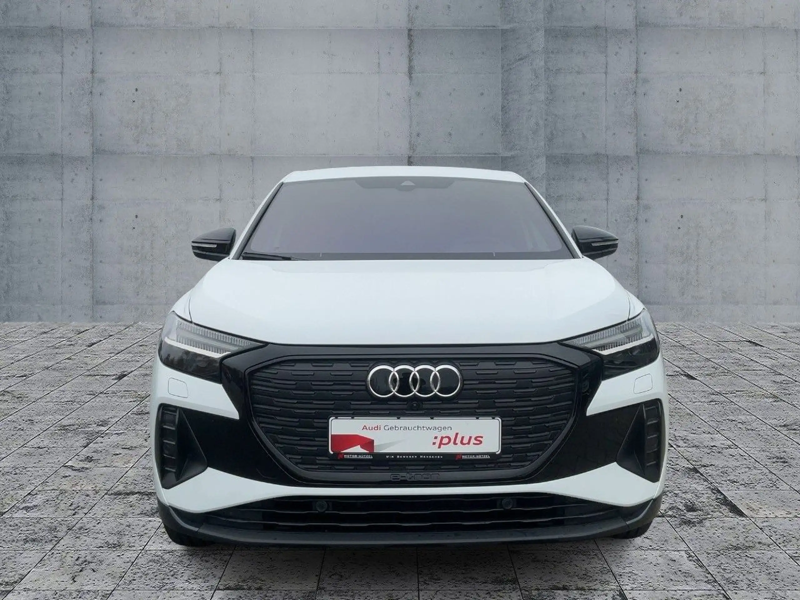 Audi - Q4 e-tron