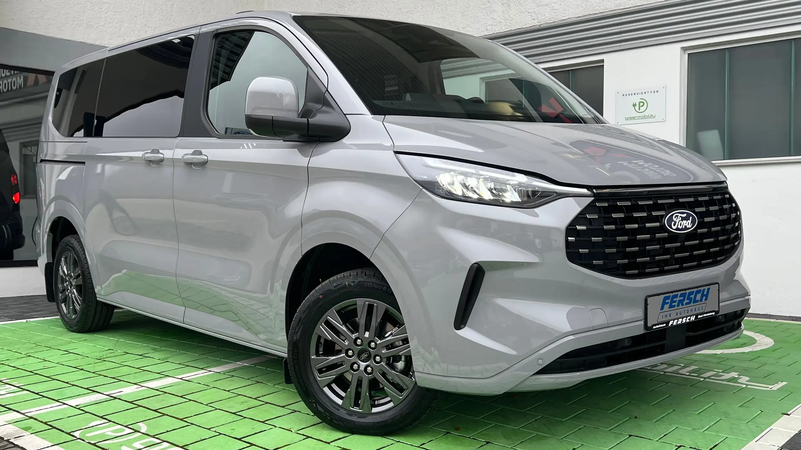 Ford Tourneo Custom 2024