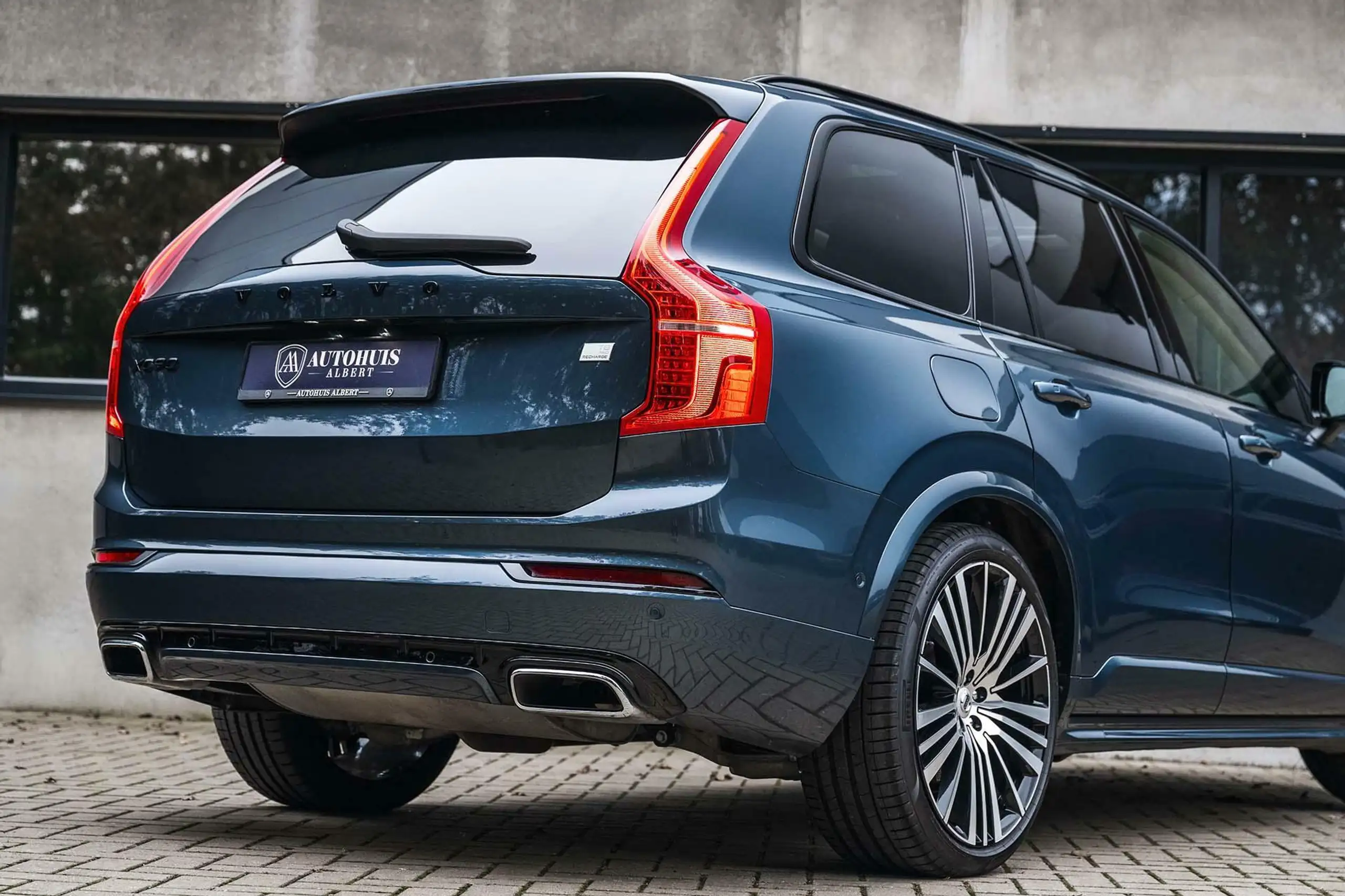 Volvo - XC90