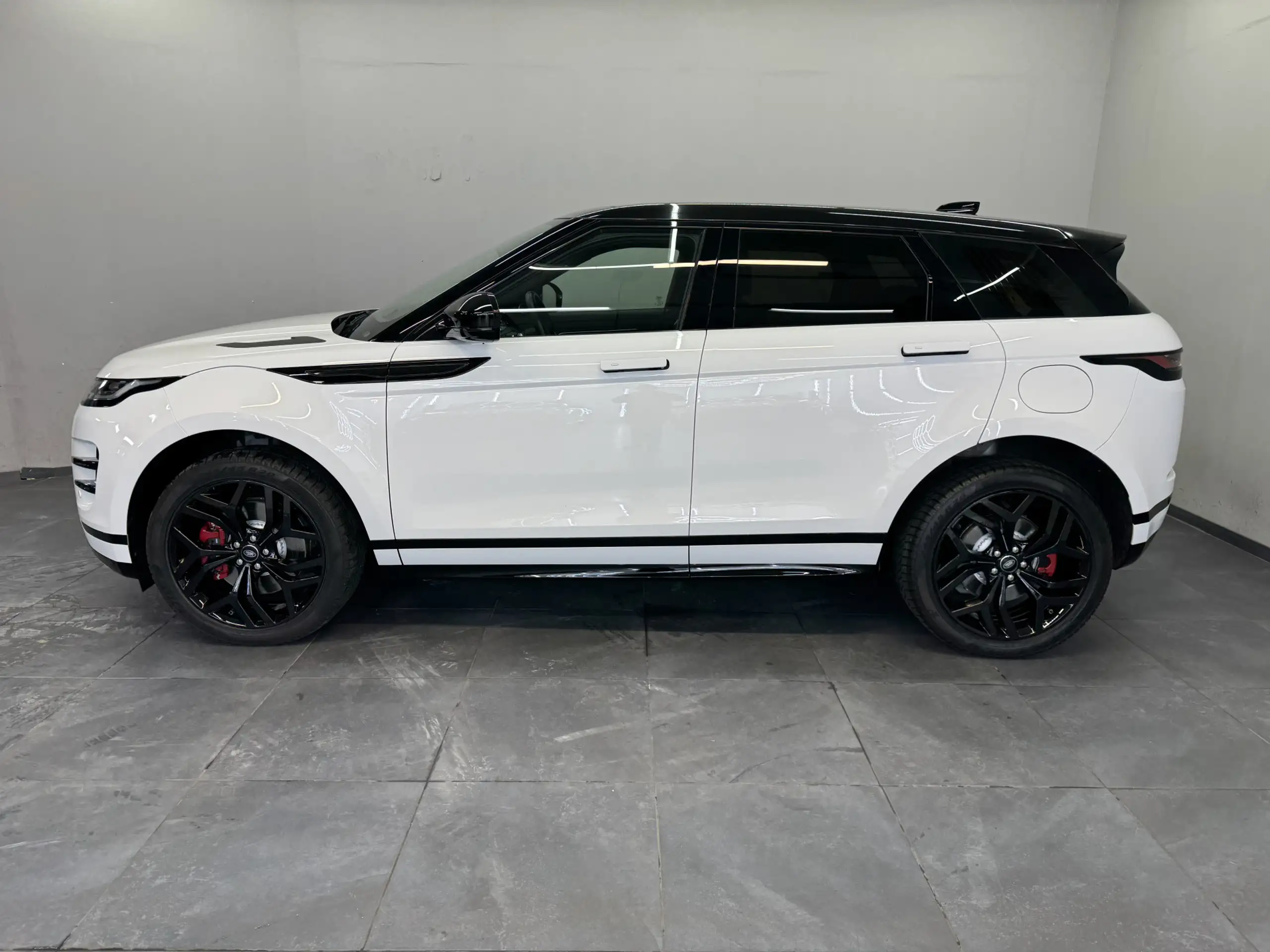 Land Rover - Range Rover Evoque