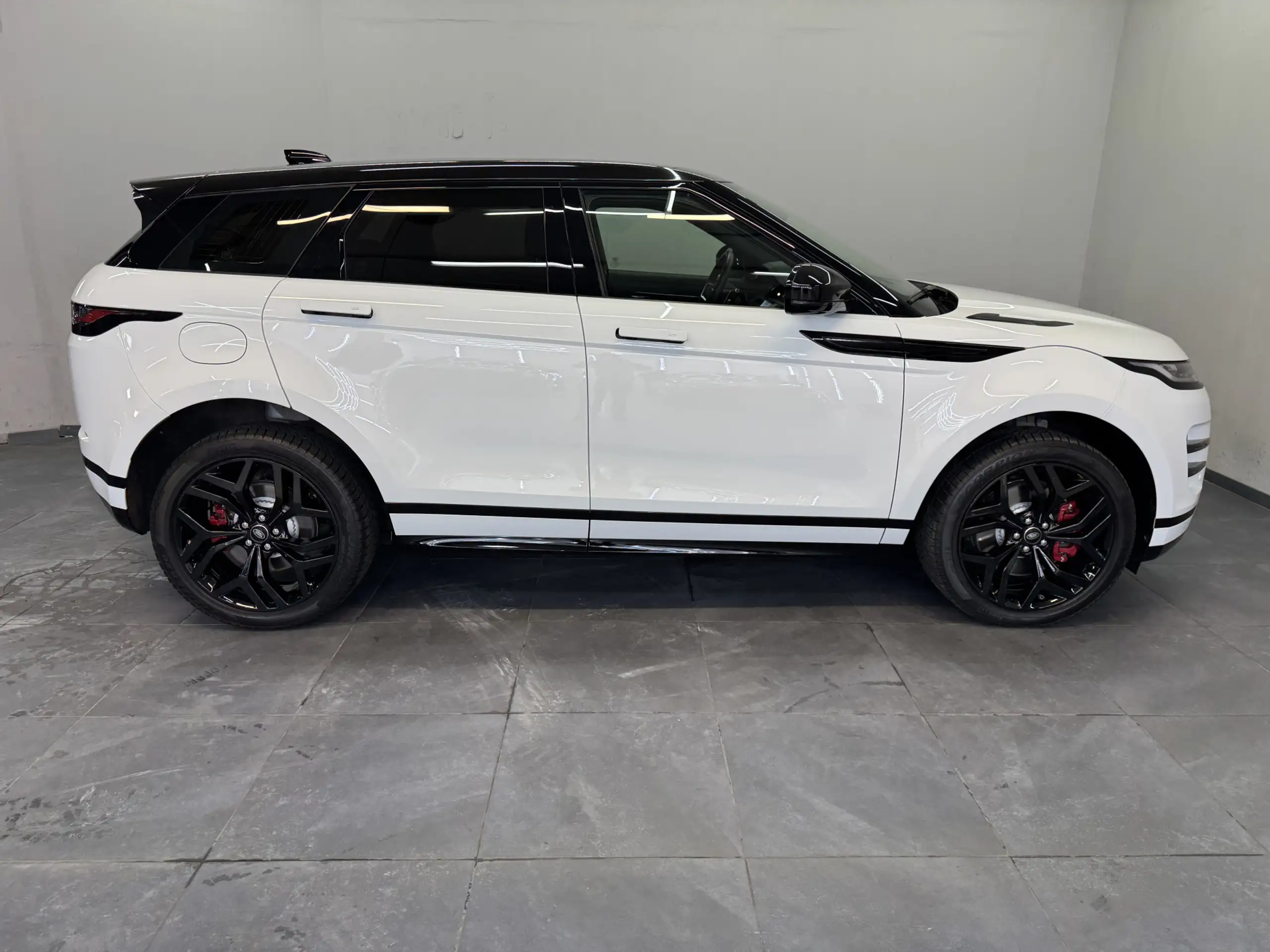 Land Rover - Range Rover Evoque