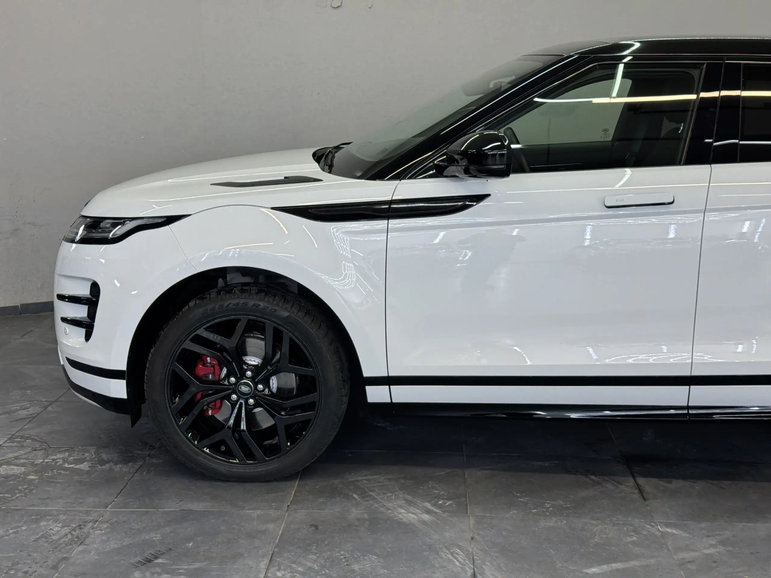 Land Rover - Range Rover Evoque