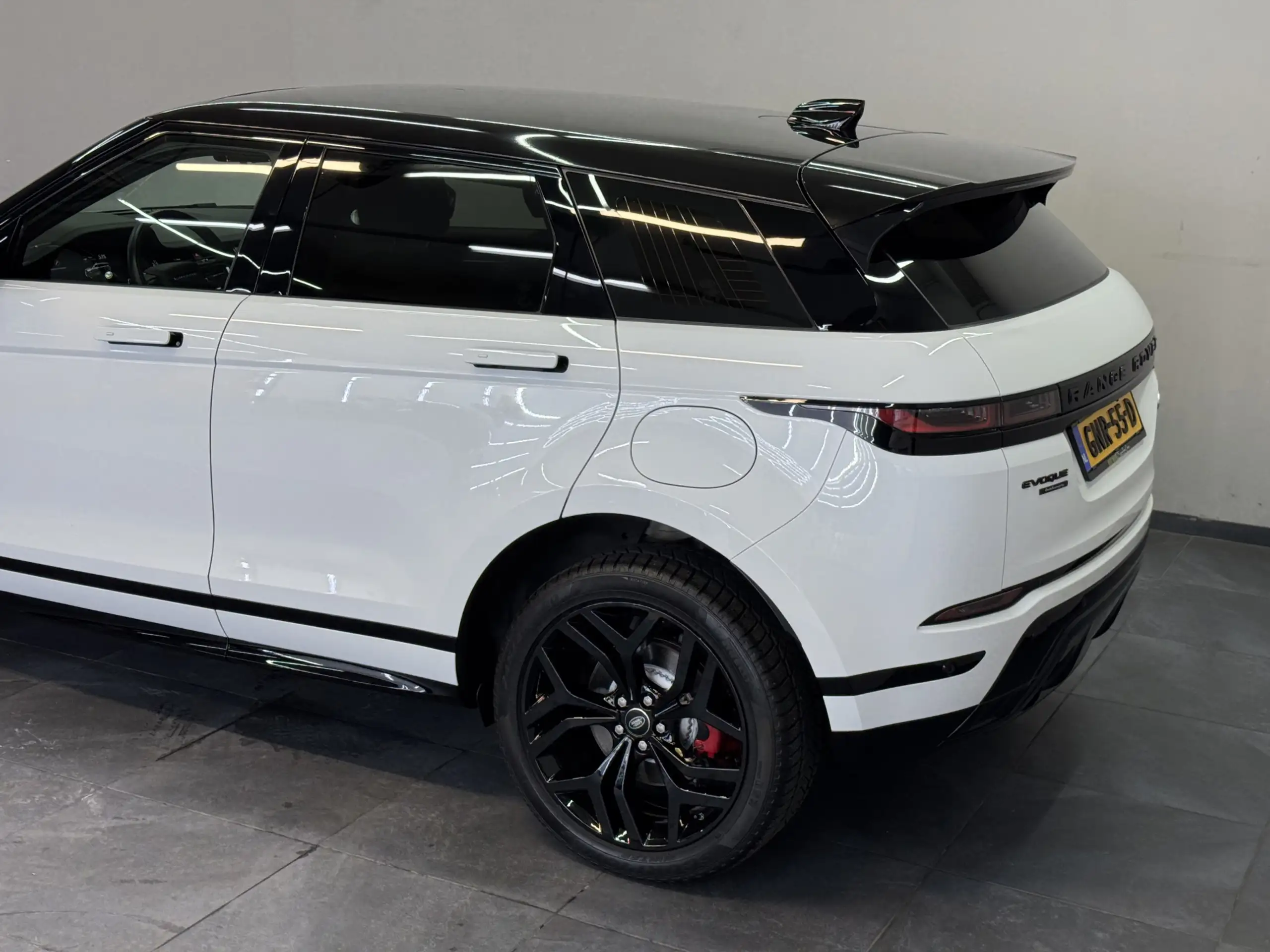 Land Rover - Range Rover Evoque