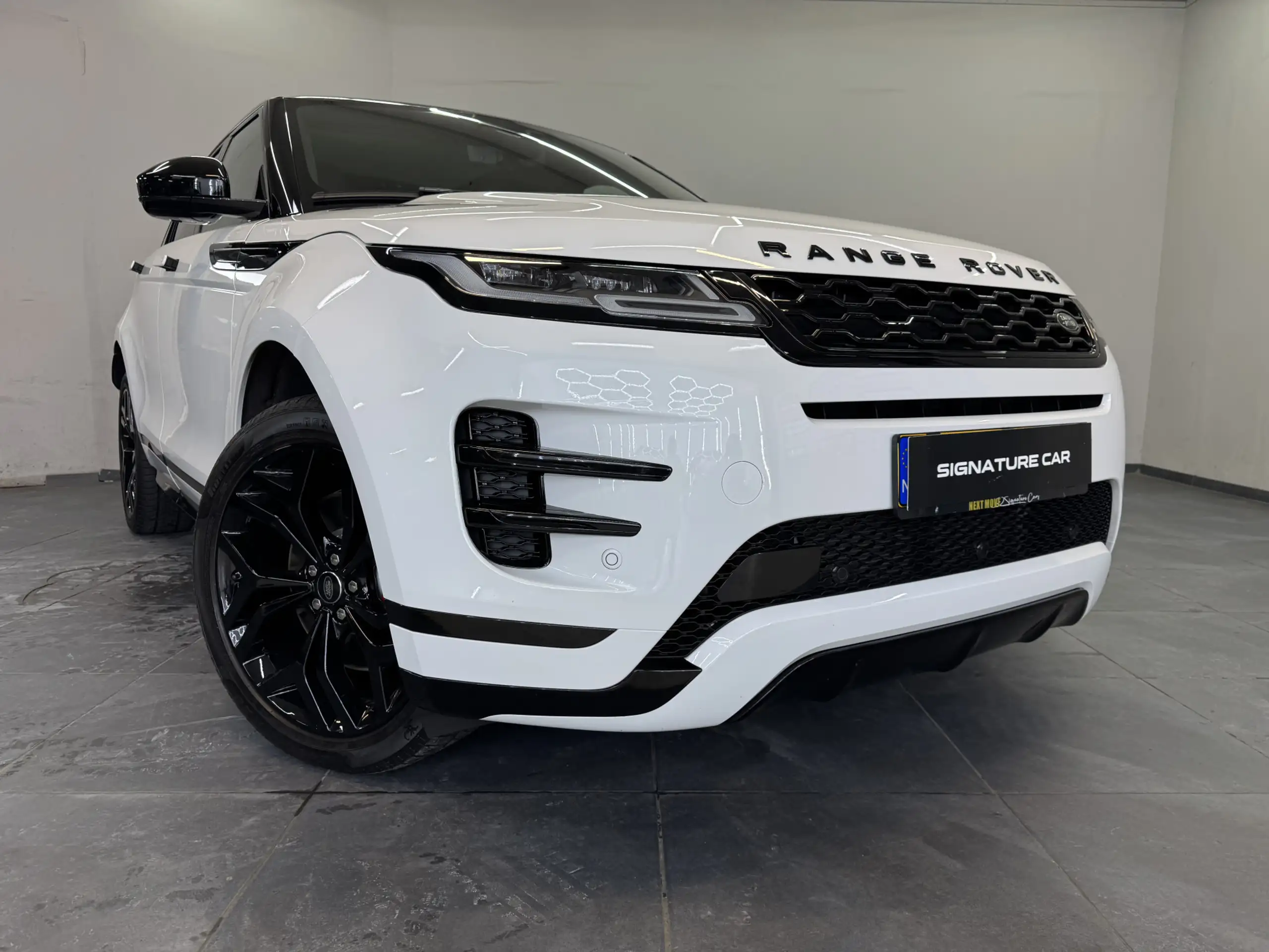 Land Rover - Range Rover Evoque