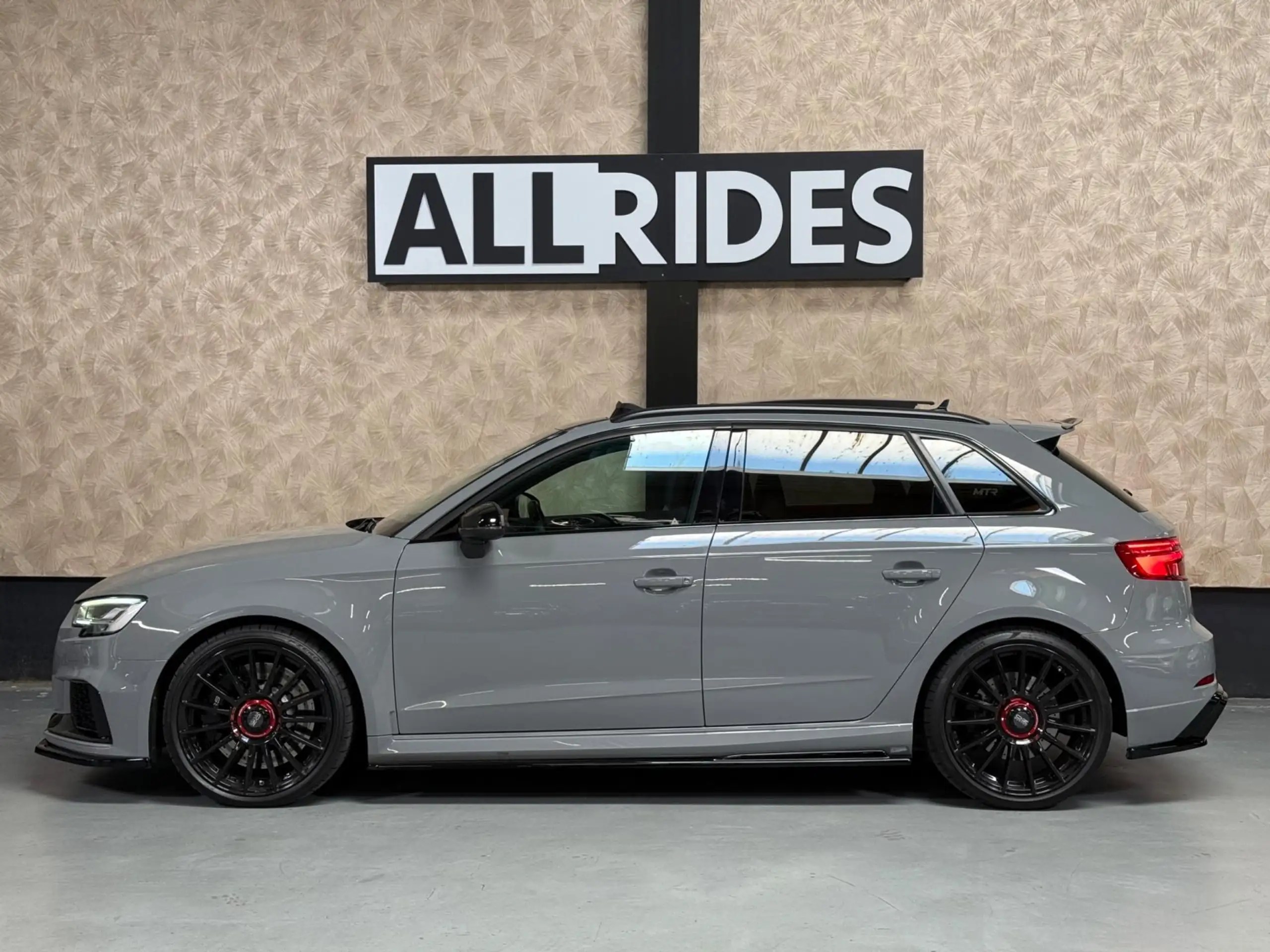 Audi - RS3