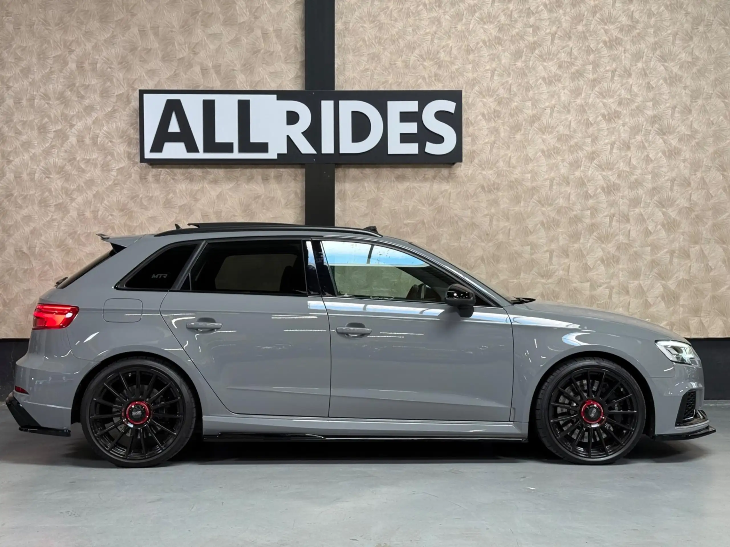 Audi - RS3