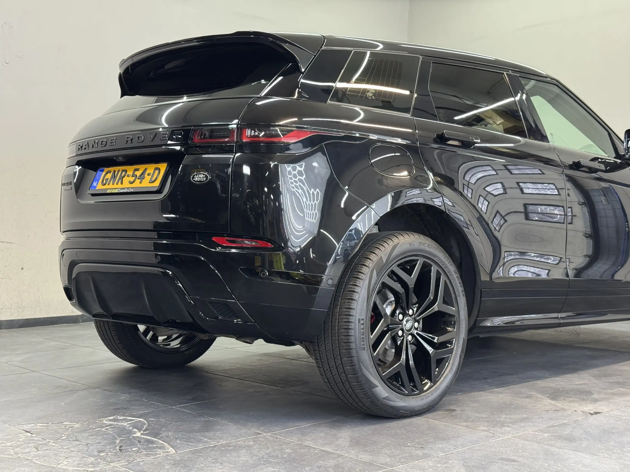 Land Rover - Range Rover Evoque