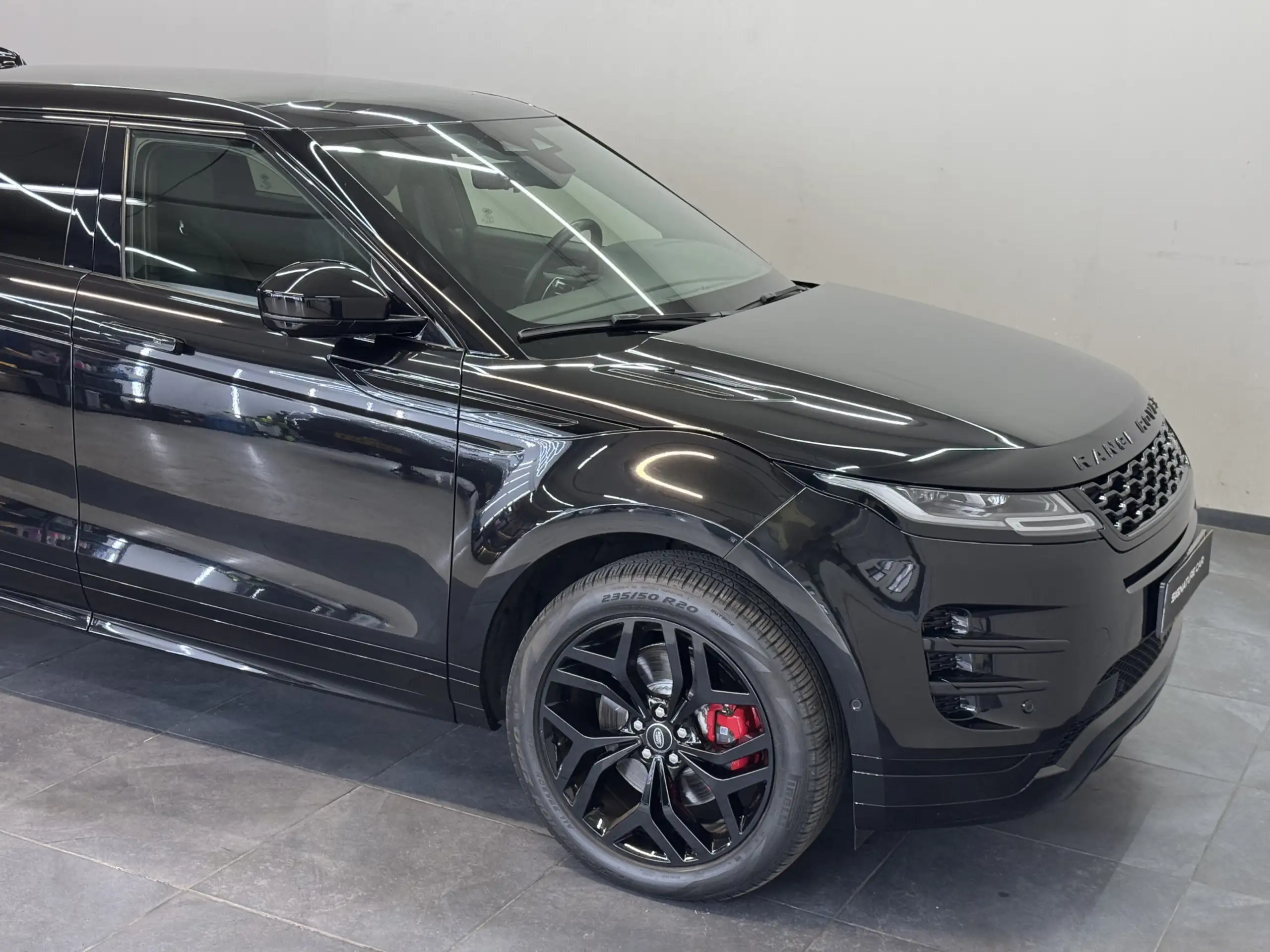 Land Rover - Range Rover Evoque