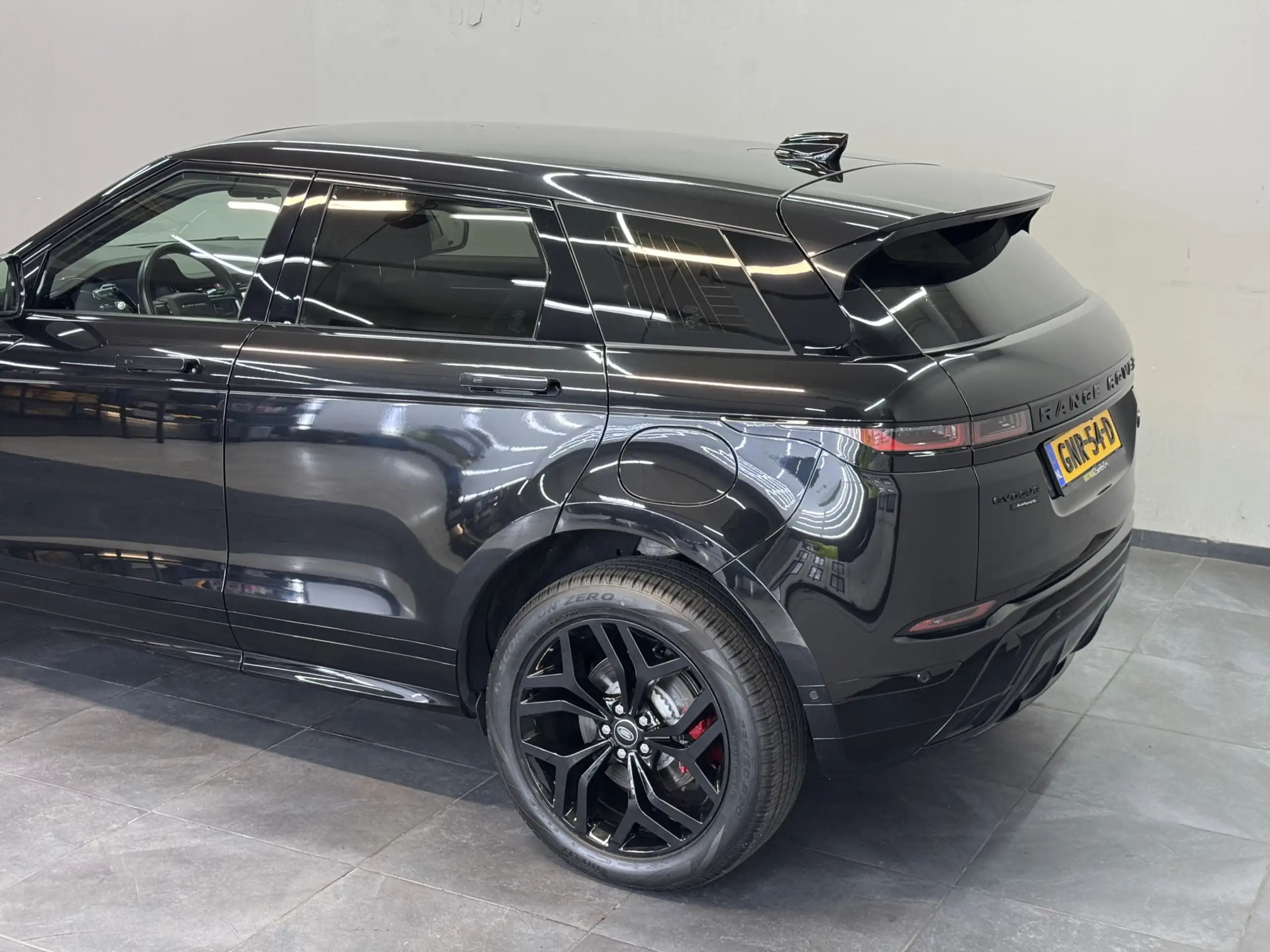 Land Rover - Range Rover Evoque