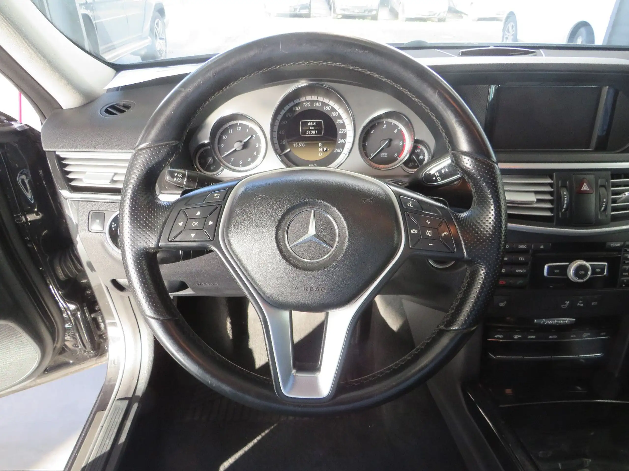 Mercedes-Benz - E 250