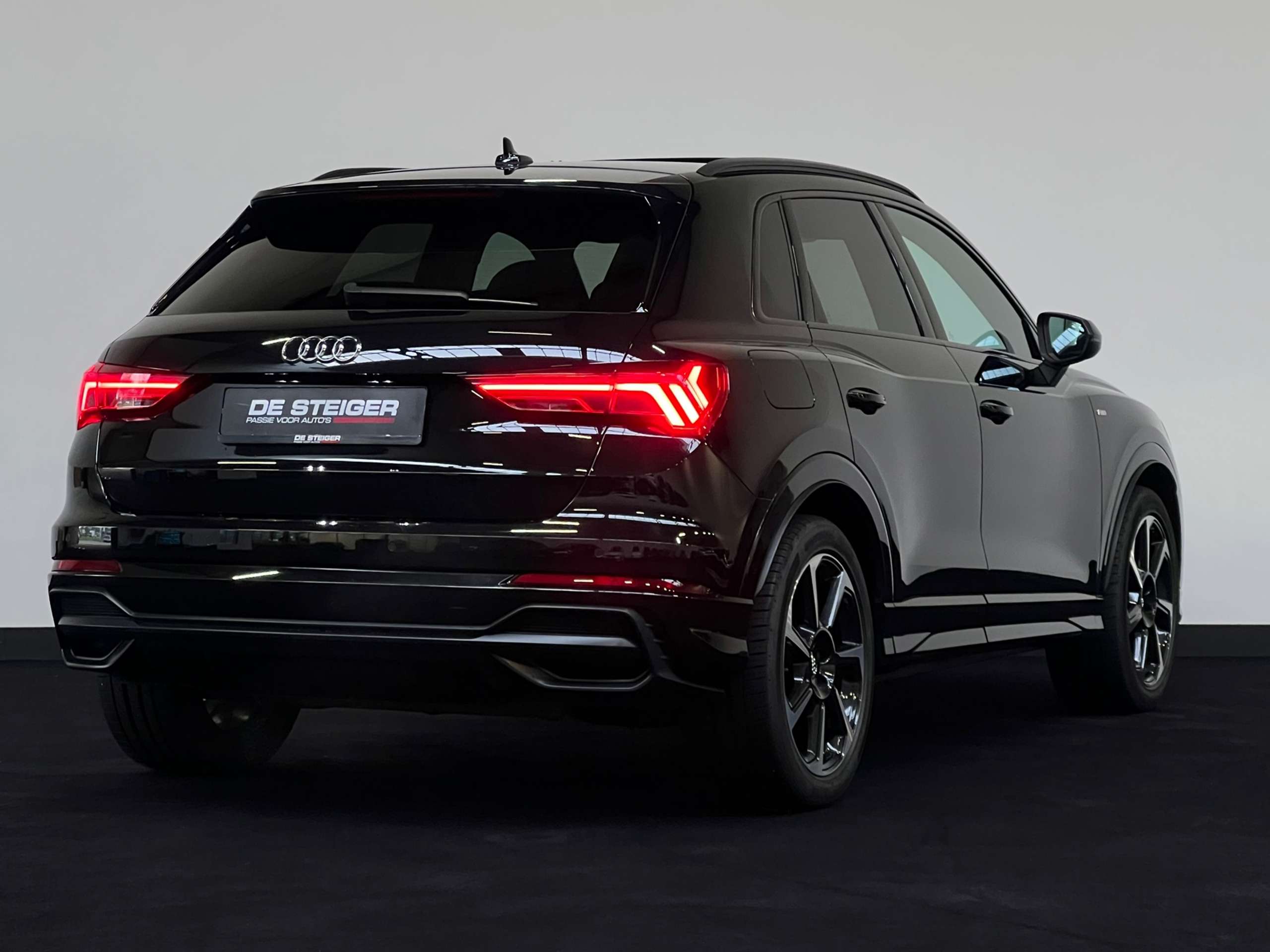 Audi - Q3