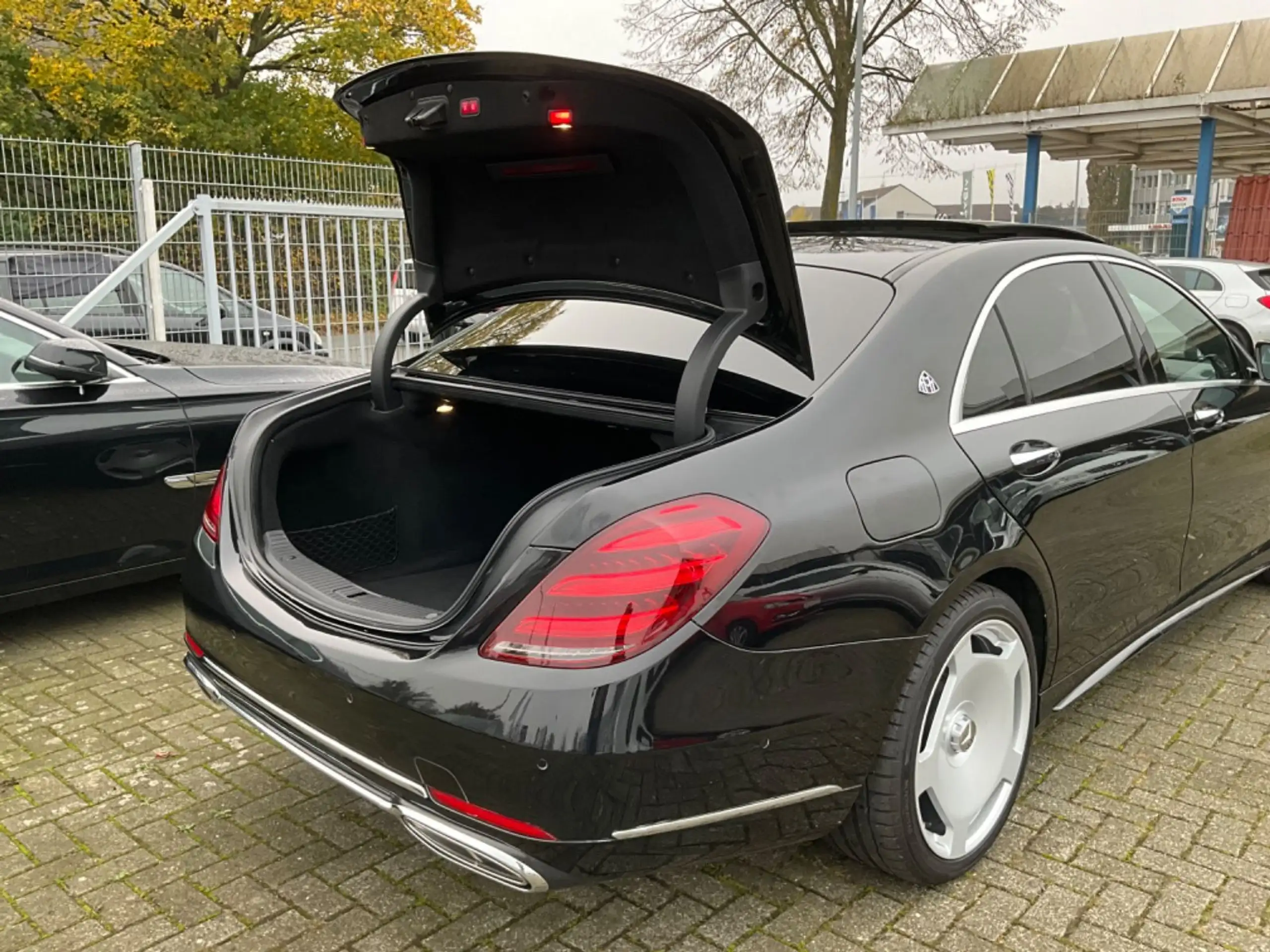 Mercedes-Benz - S 400