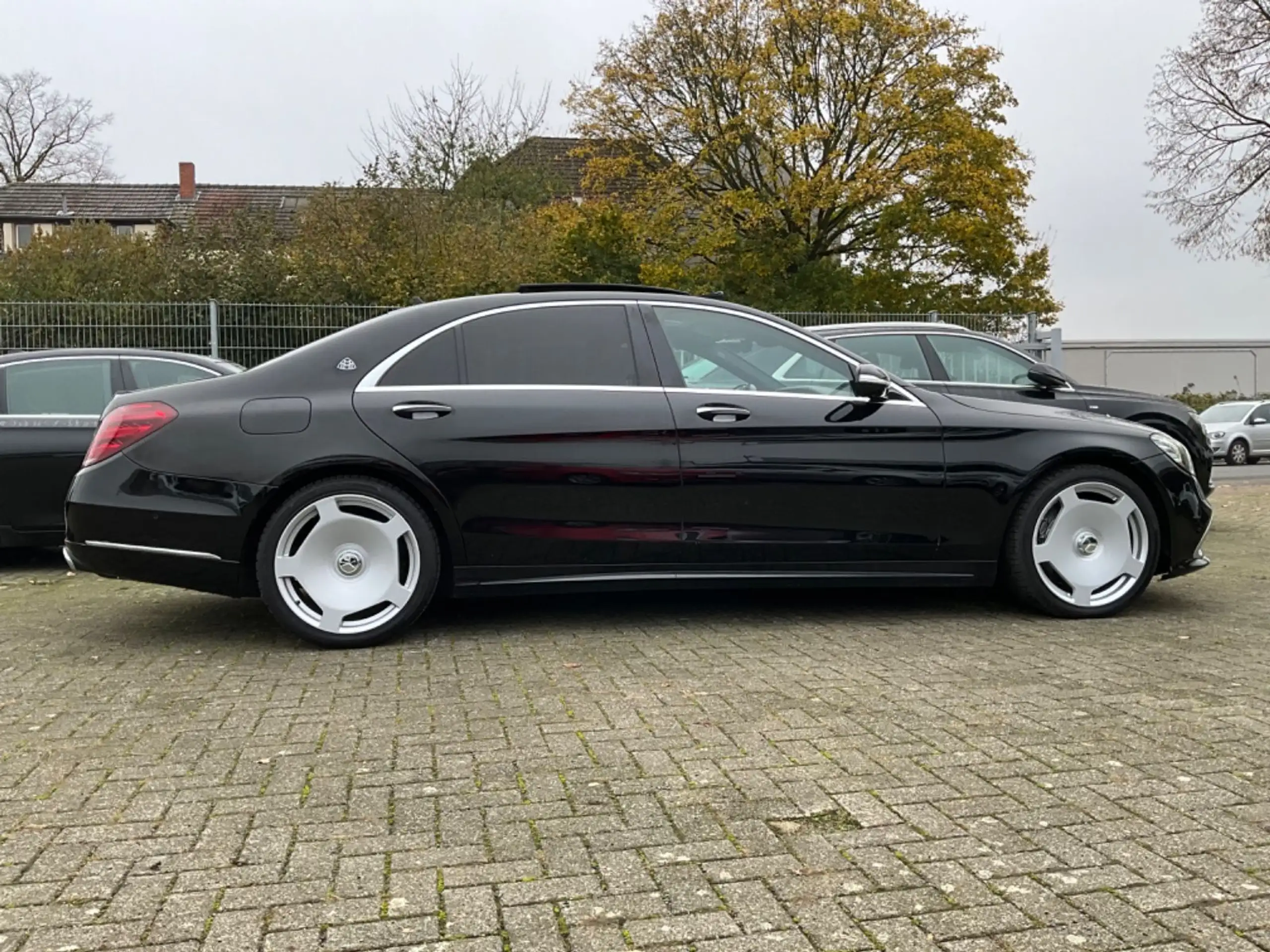 Mercedes-Benz - S 400