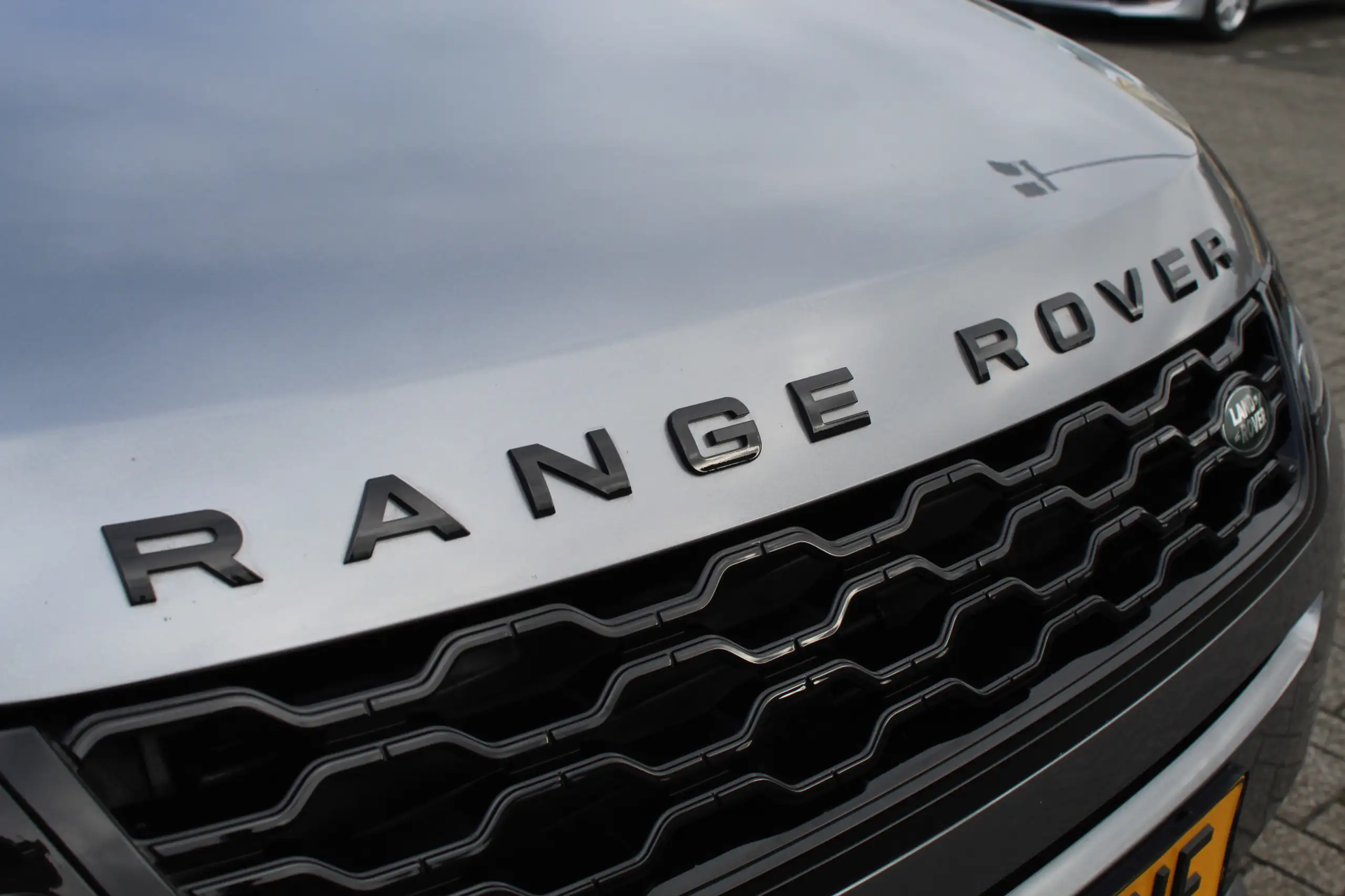 Land Rover - Range Rover Evoque