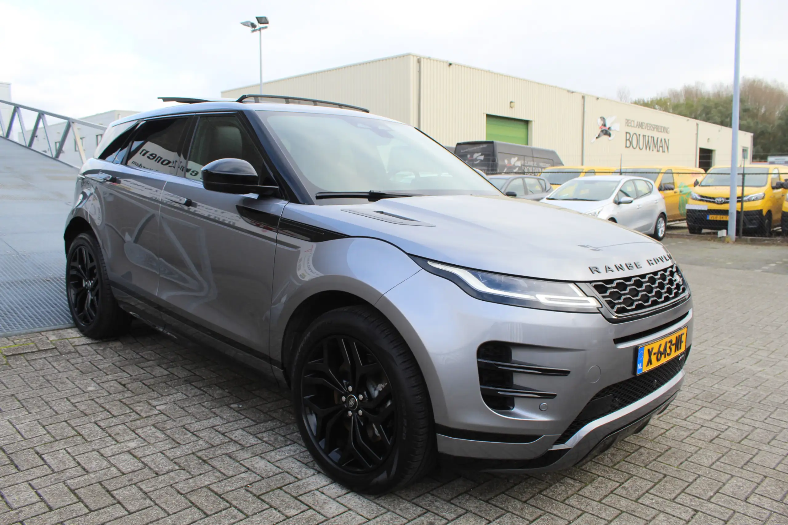 Land Rover - Range Rover Evoque