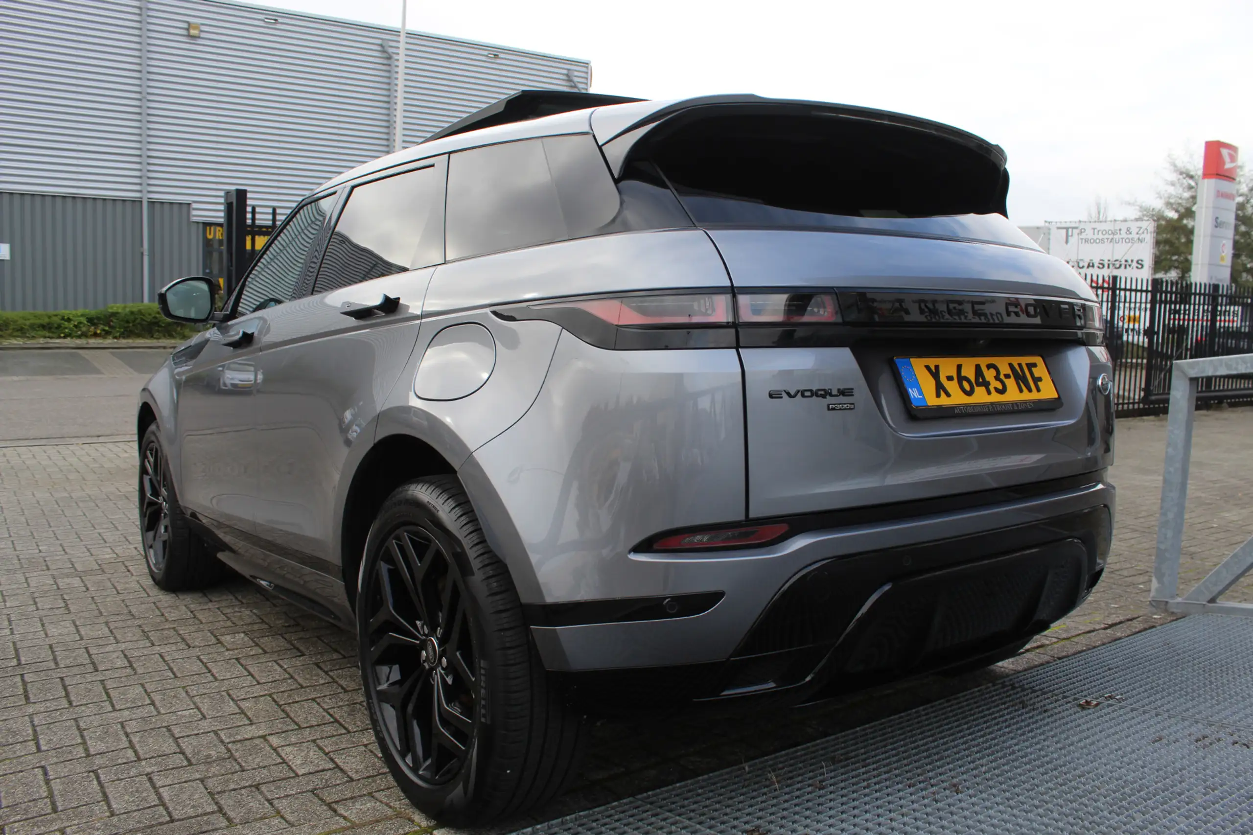 Land Rover - Range Rover Evoque