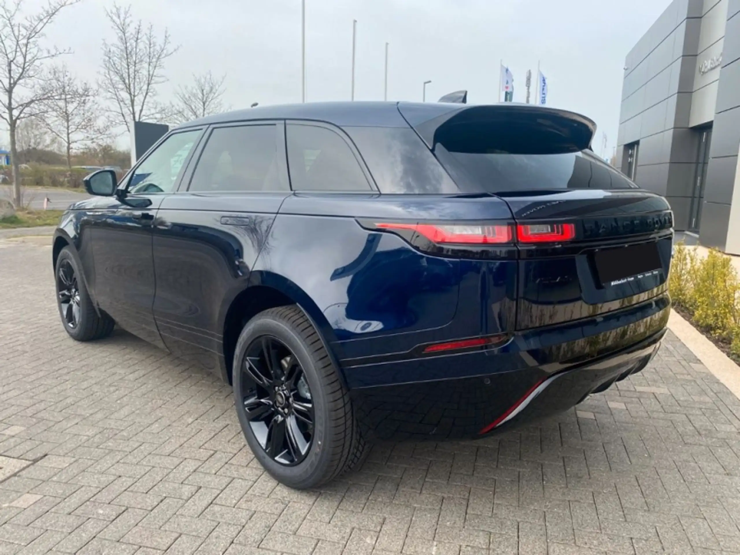 Land Rover - Range Rover Velar