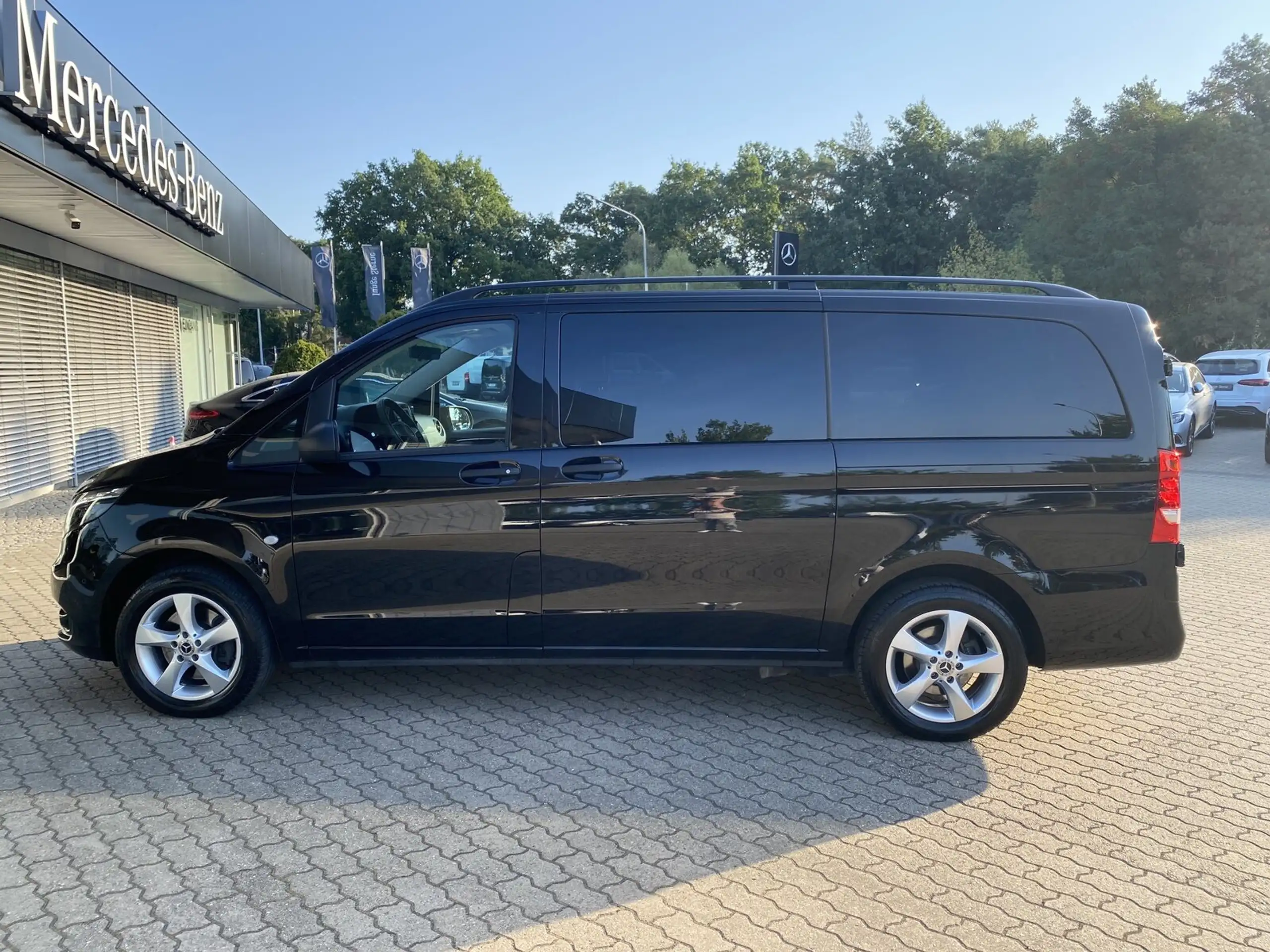 Mercedes-Benz - Vito