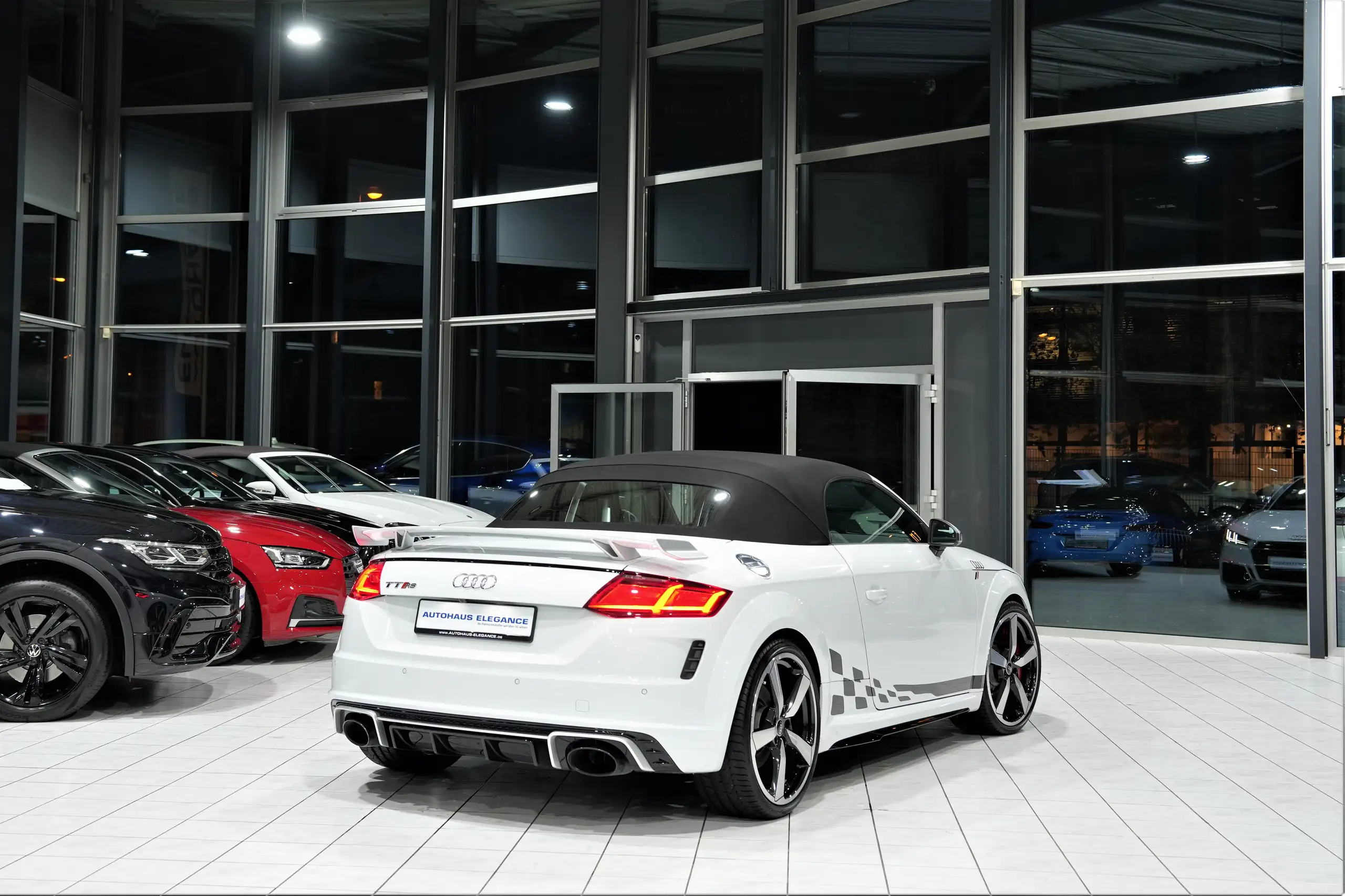 Audi - TT RS