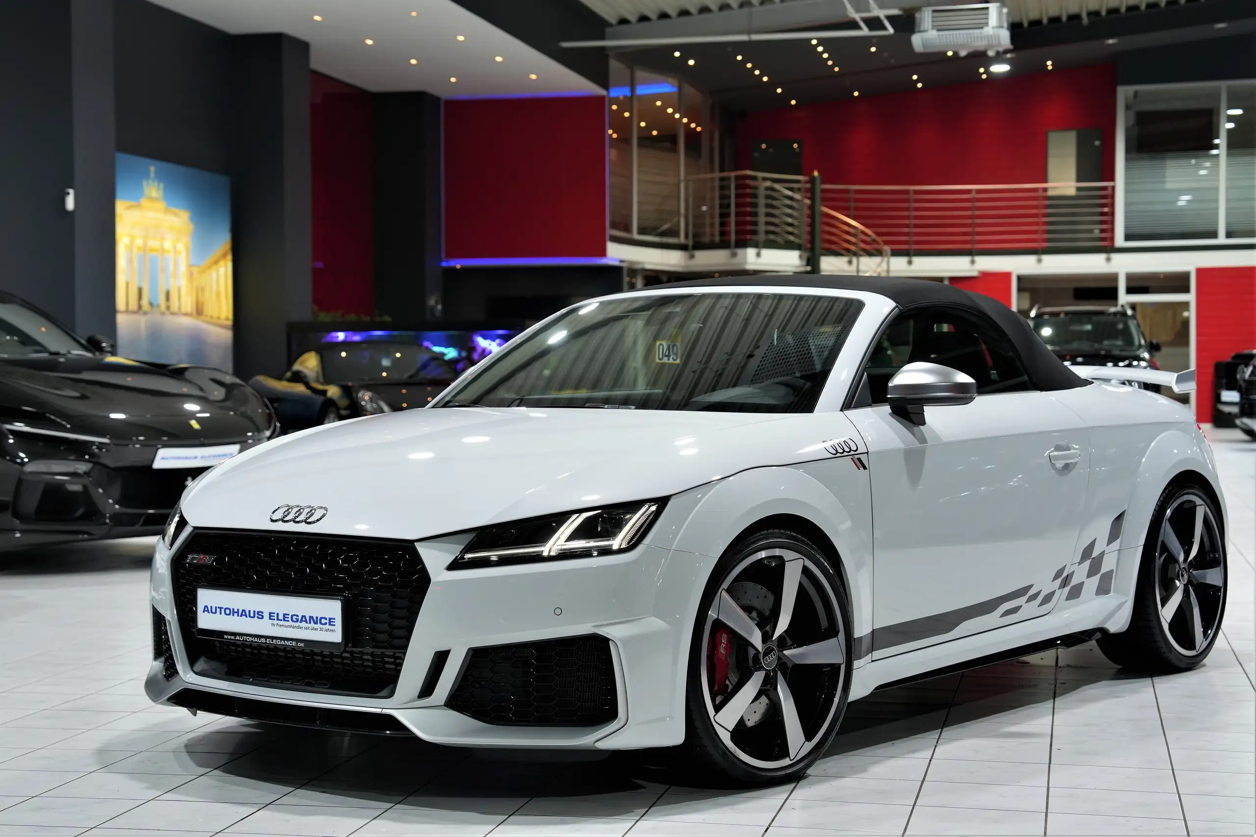 Audi - TT RS