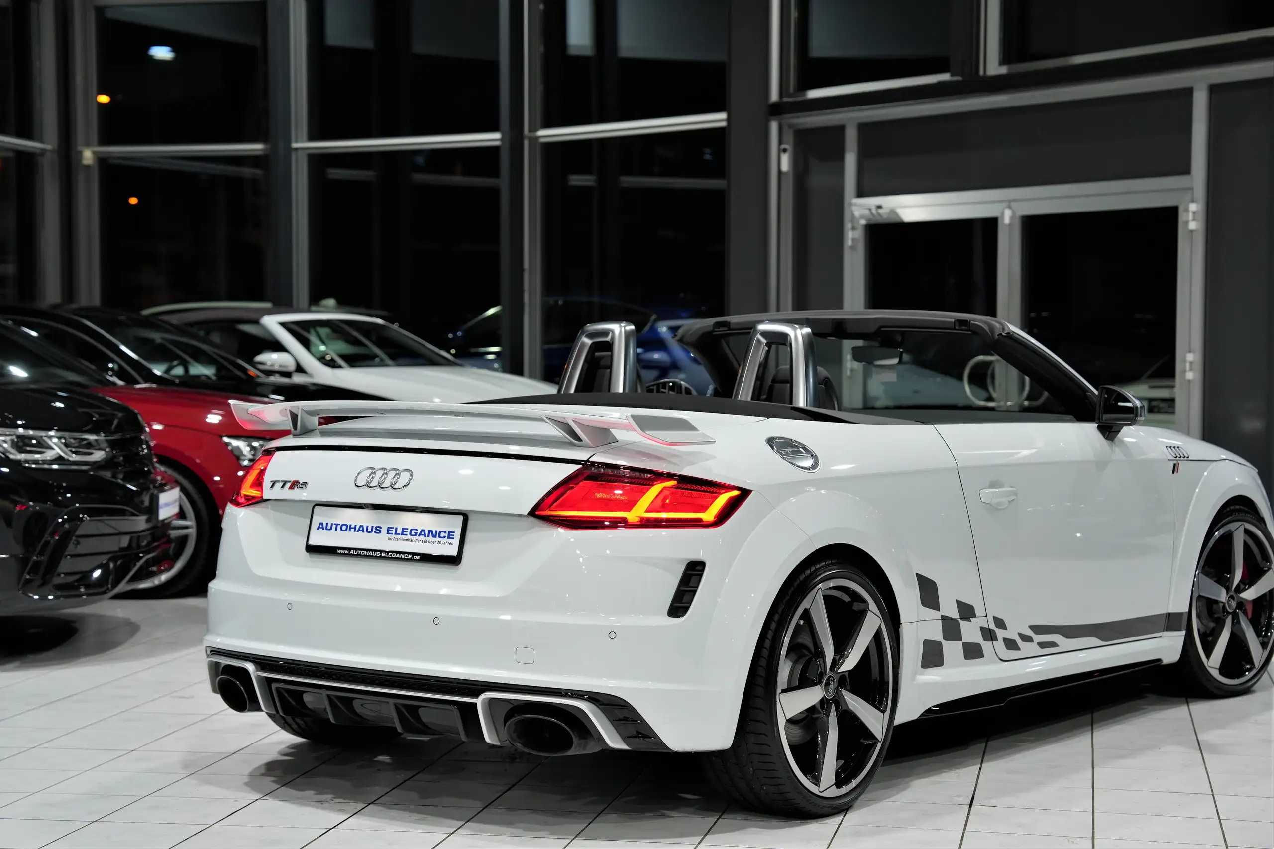 Audi - TT RS